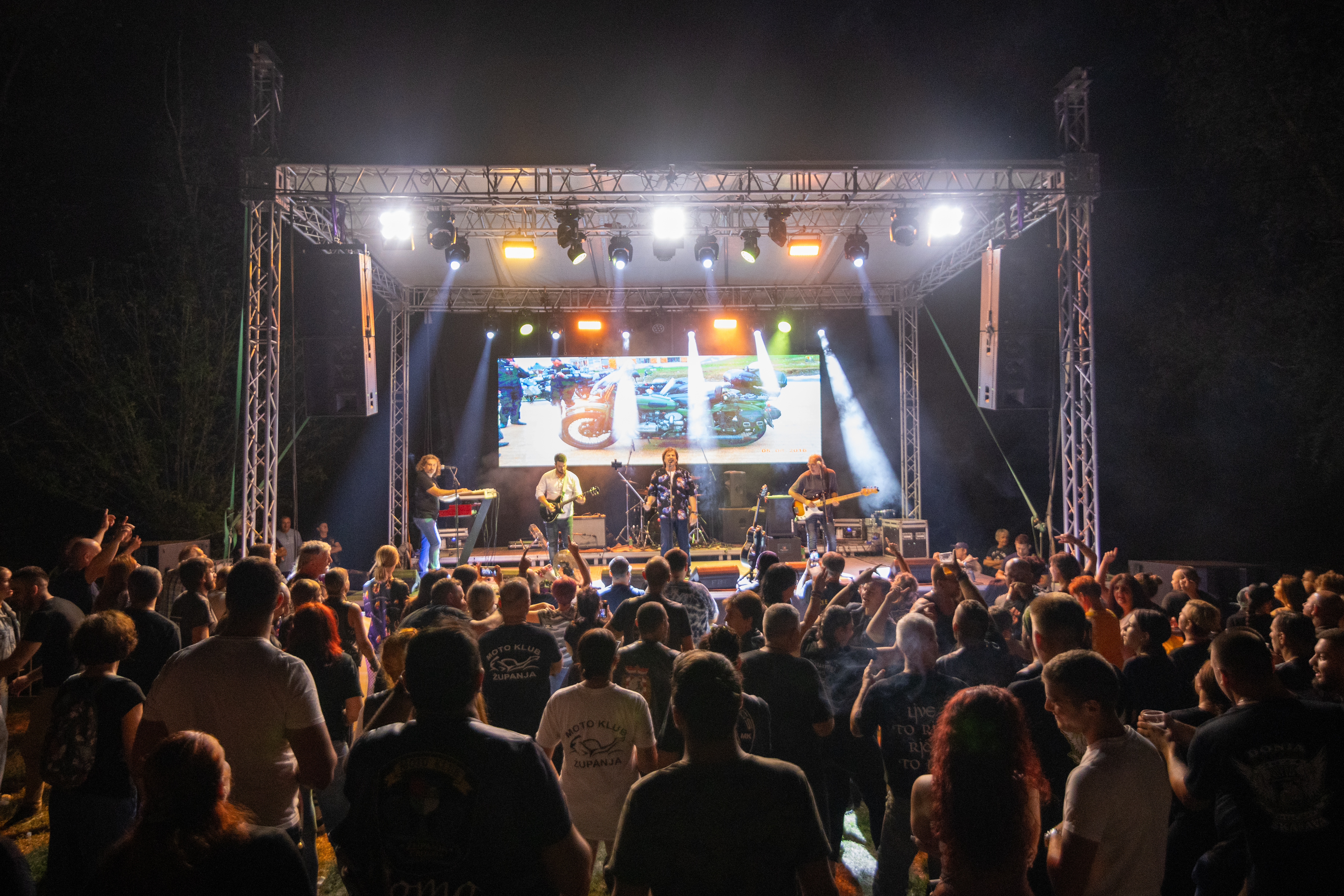 Županja: Alen Islamović nastupao na Moto susretu