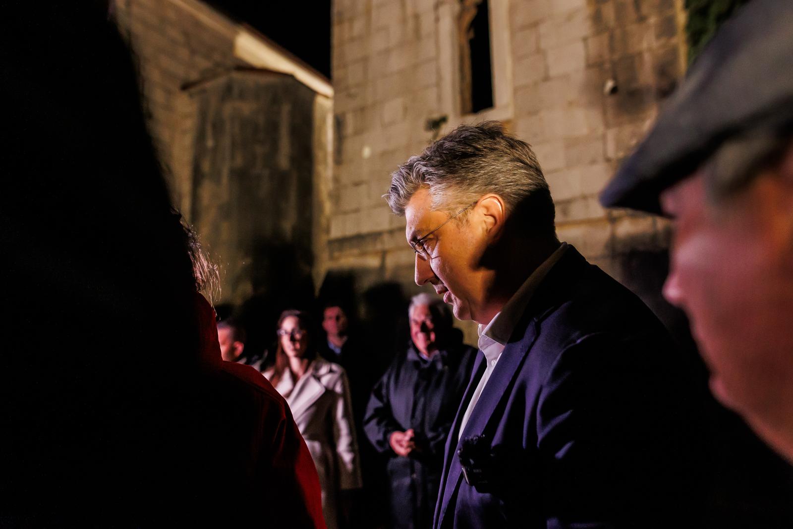 Svirče: Andrej Plenković dao je izjavu medijima uoči procesije "Za križen"