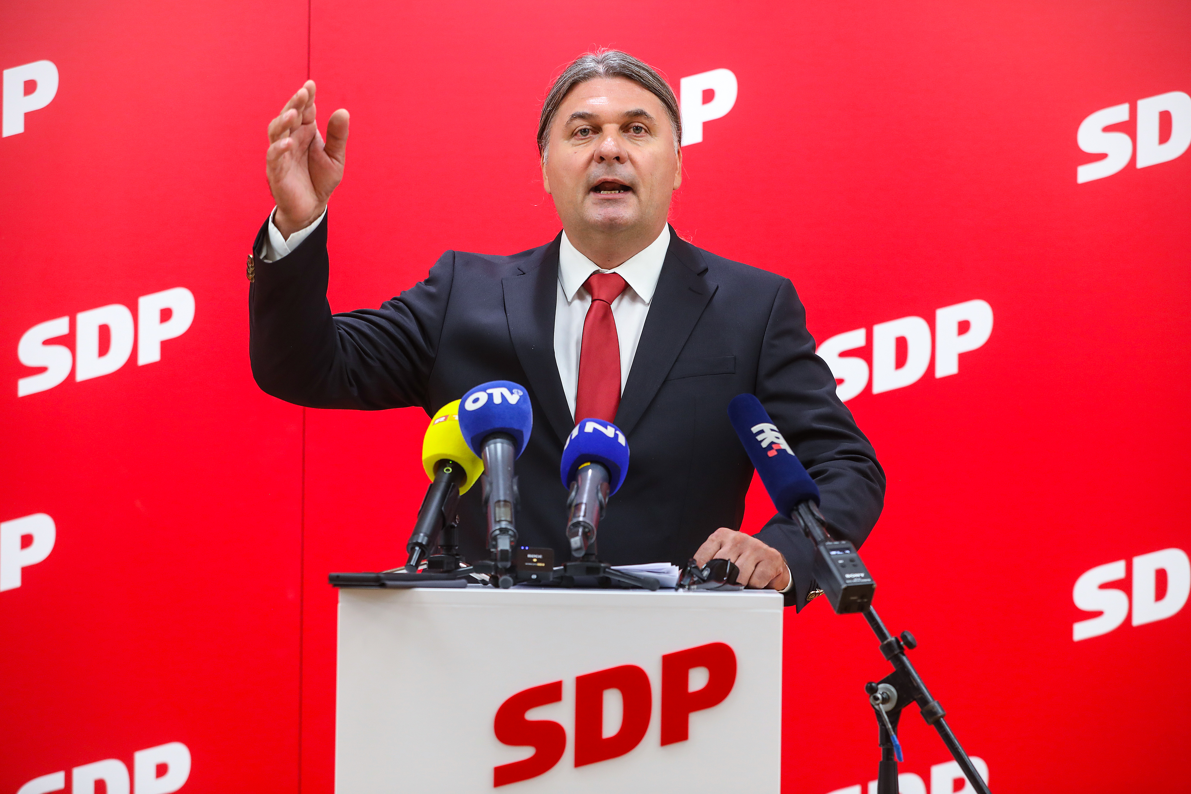 Zagreb: Konferencija za medije Mladena Kešera