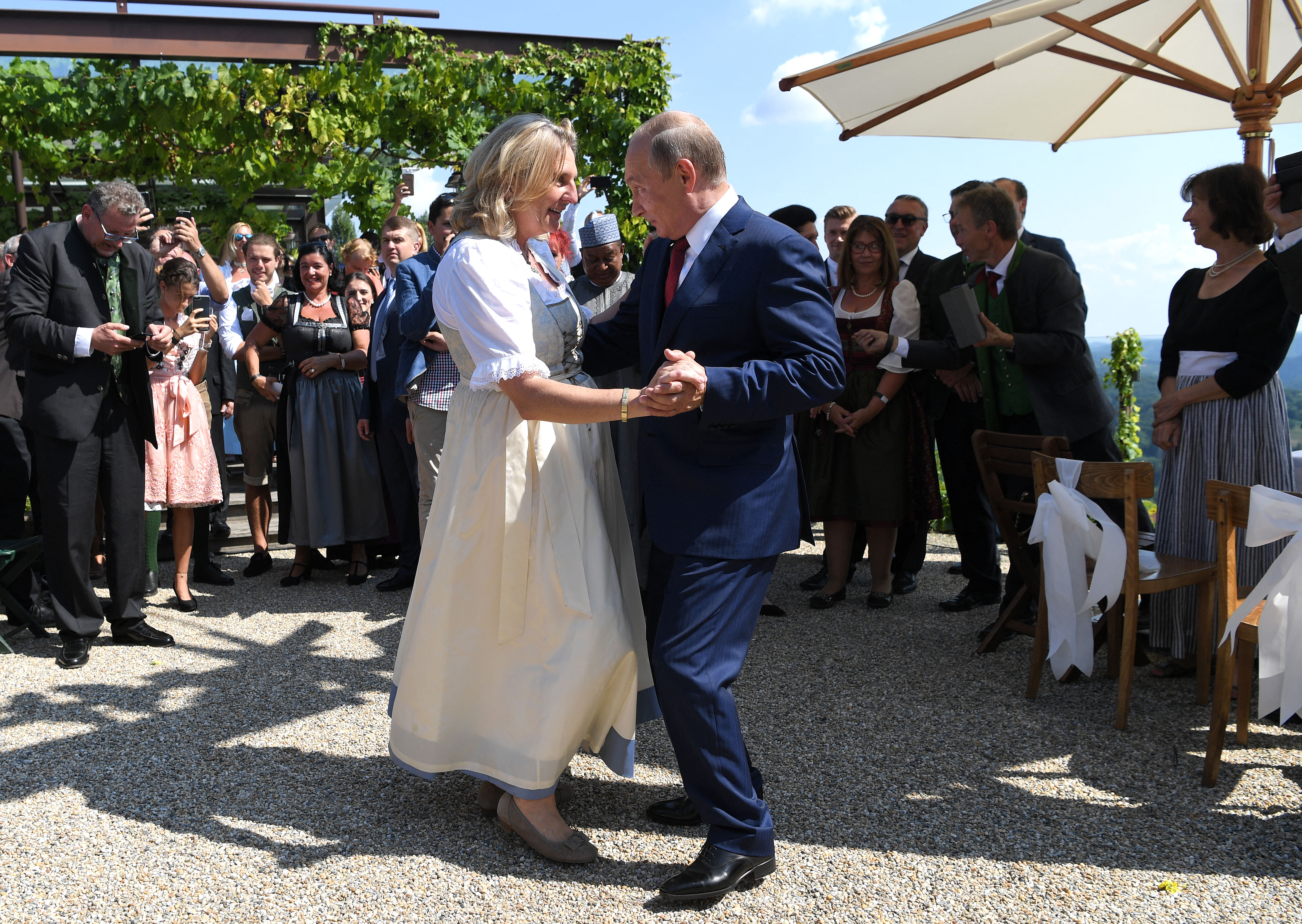 AUSTRIA-POLITICS-DIPLOMACY-WEDDING-PUTIN