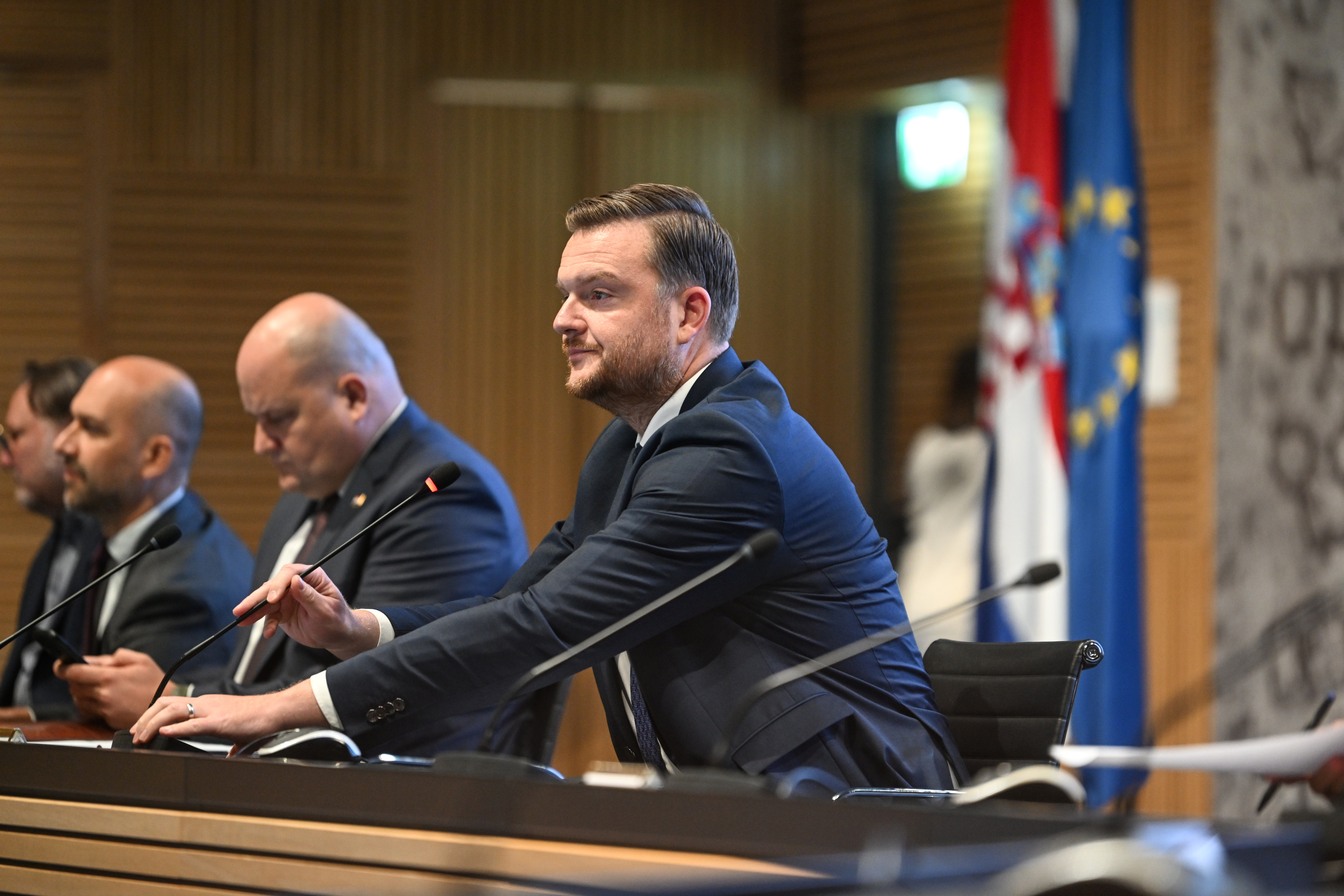 Zagreb: Izjava ministara Piletića, Šušnjare i Primorca nakon sjednice Vlade RH o trezorskim zapisima