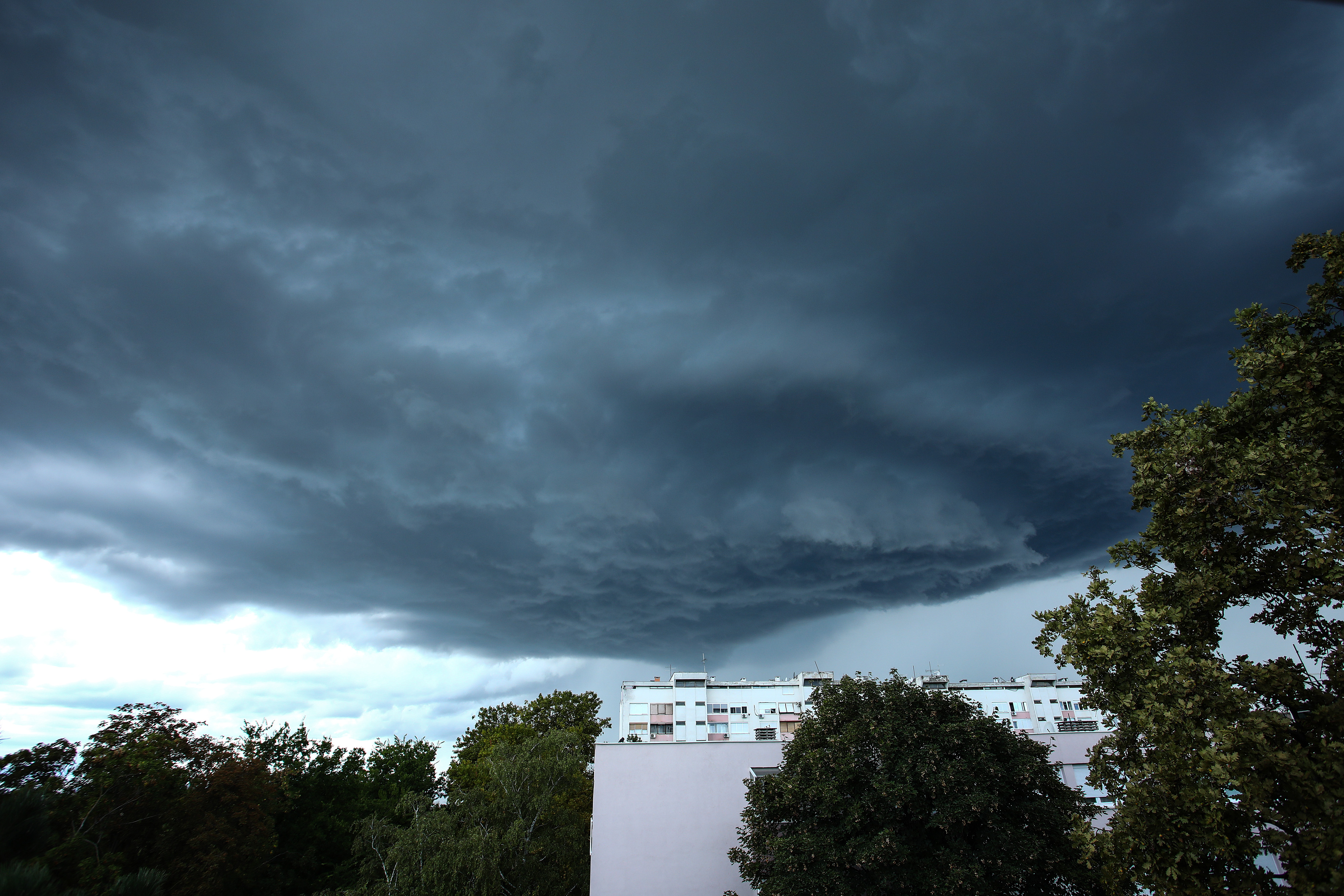 Zagreb: Olujni oblaci nad gradom