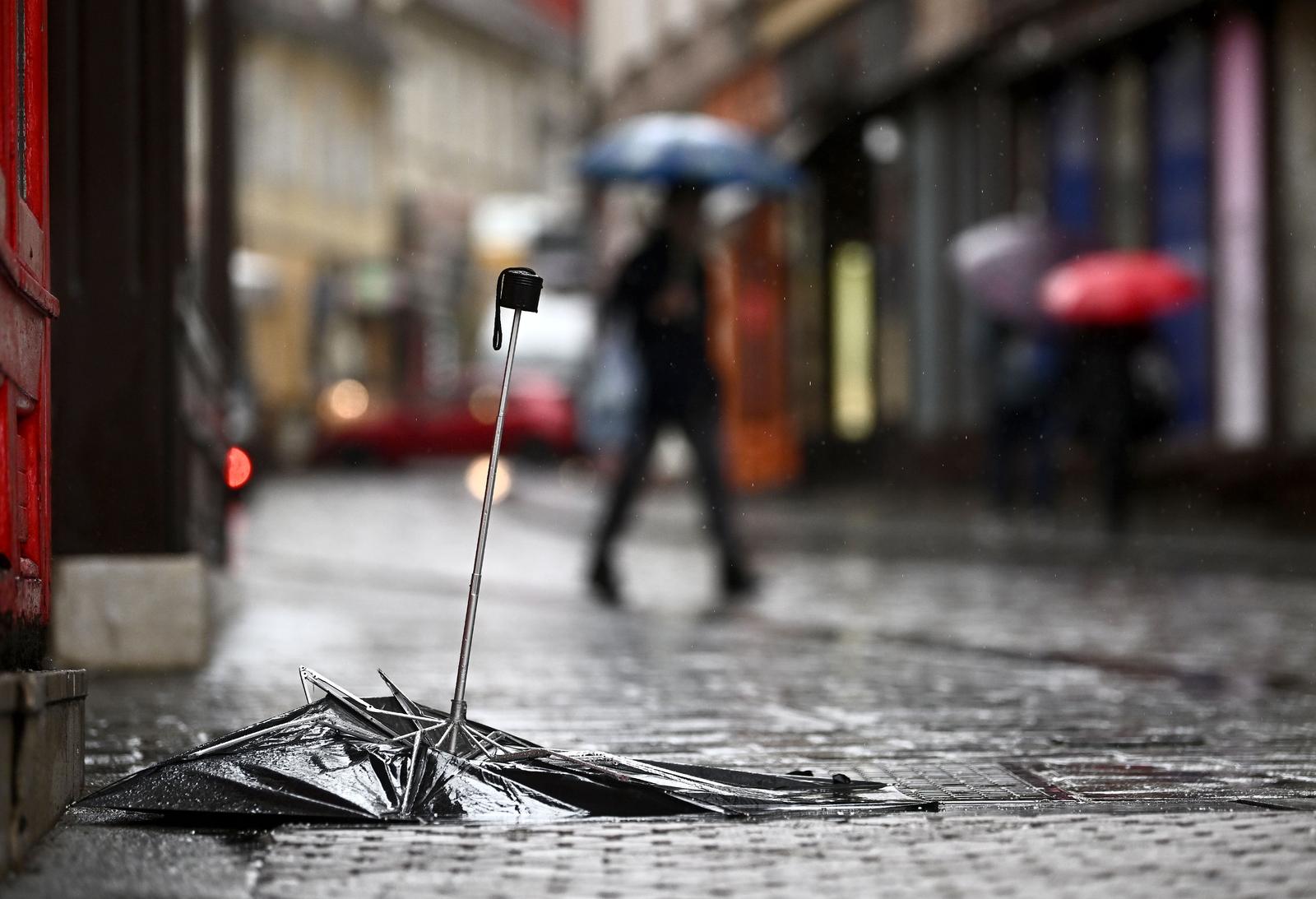 Hladno vrijeme s kišom zahvatilo je Zagreb