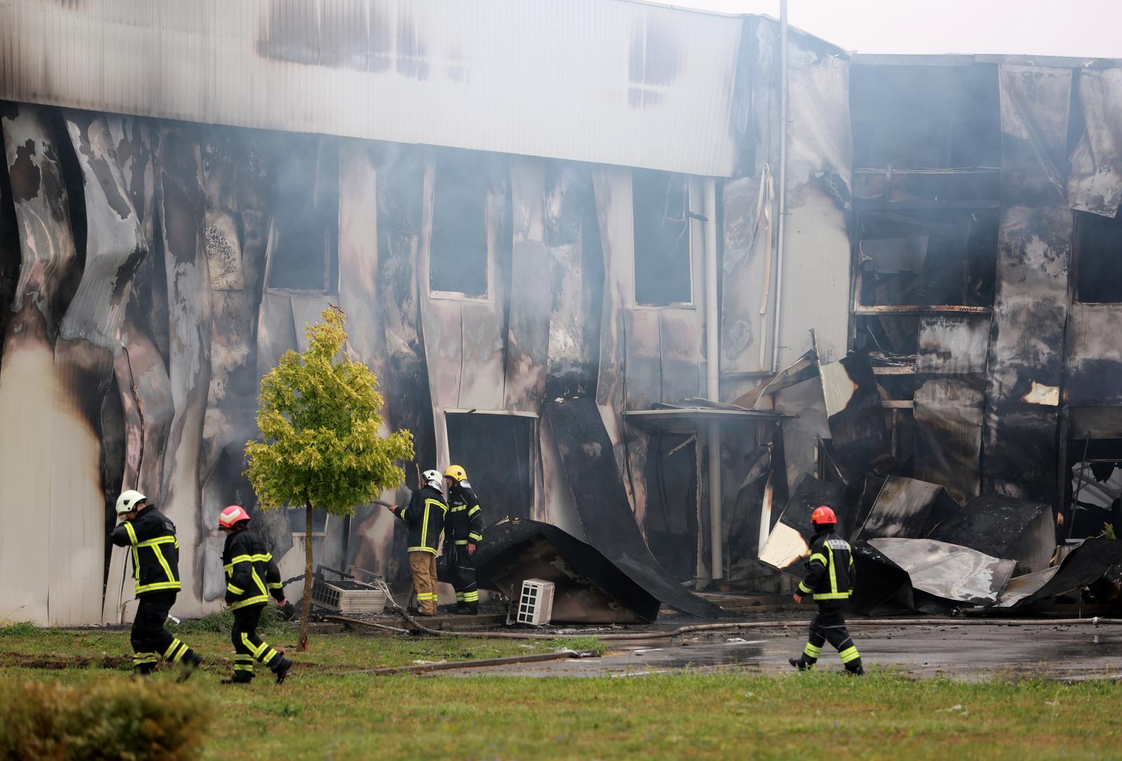 U Osijeku izgorila skladišta uz južnu obilaznicu