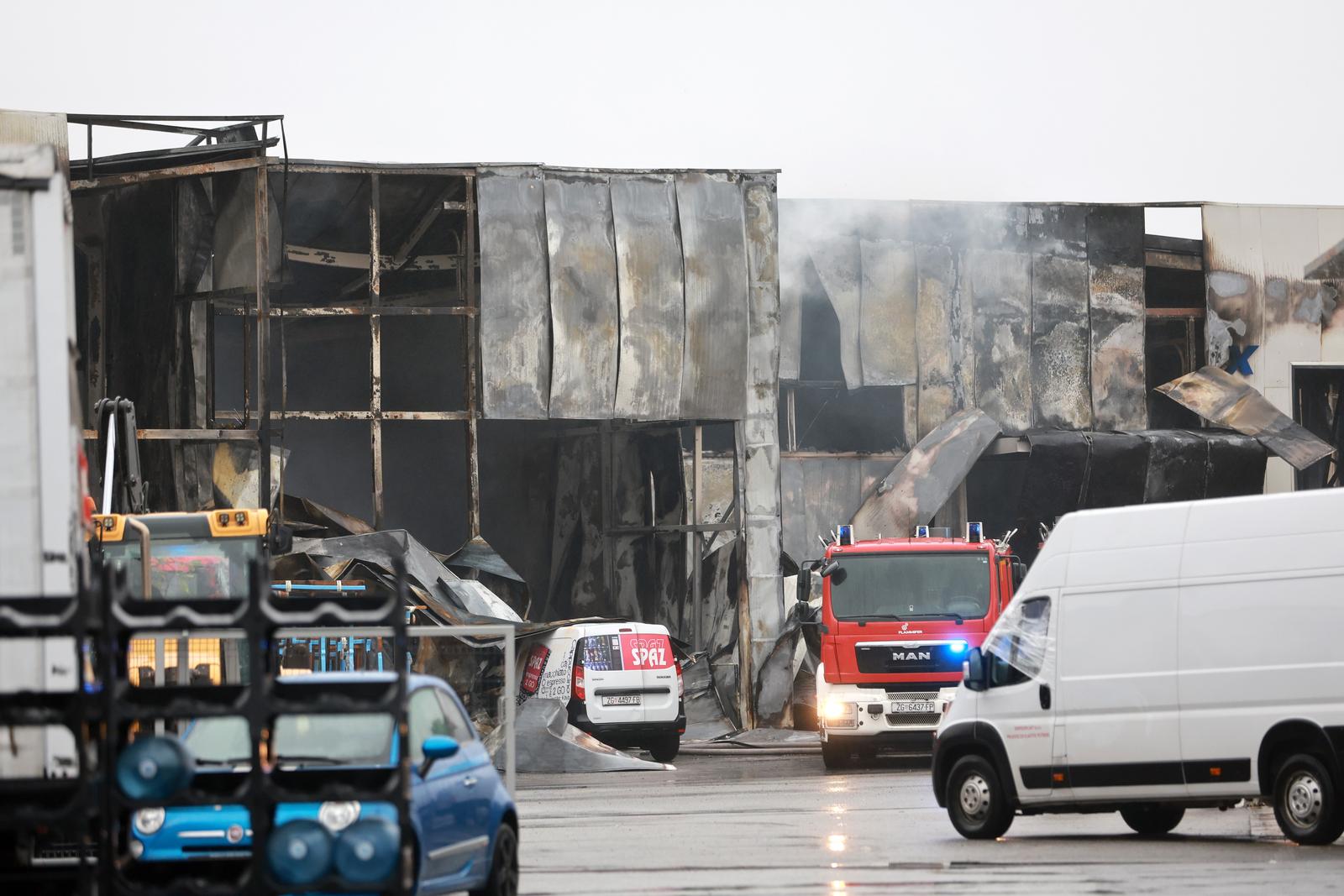 U Osijeku izgorila skladišta uz južnu obilaznicu