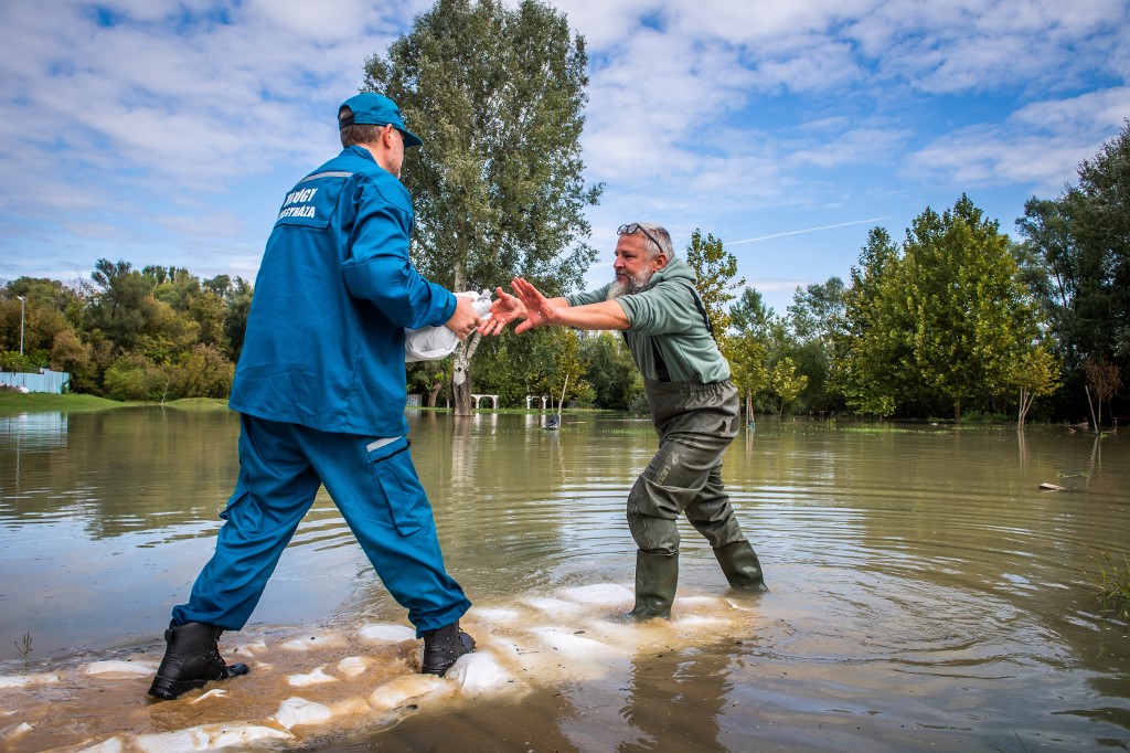 HUNGARY-WEATHER-FLOODS