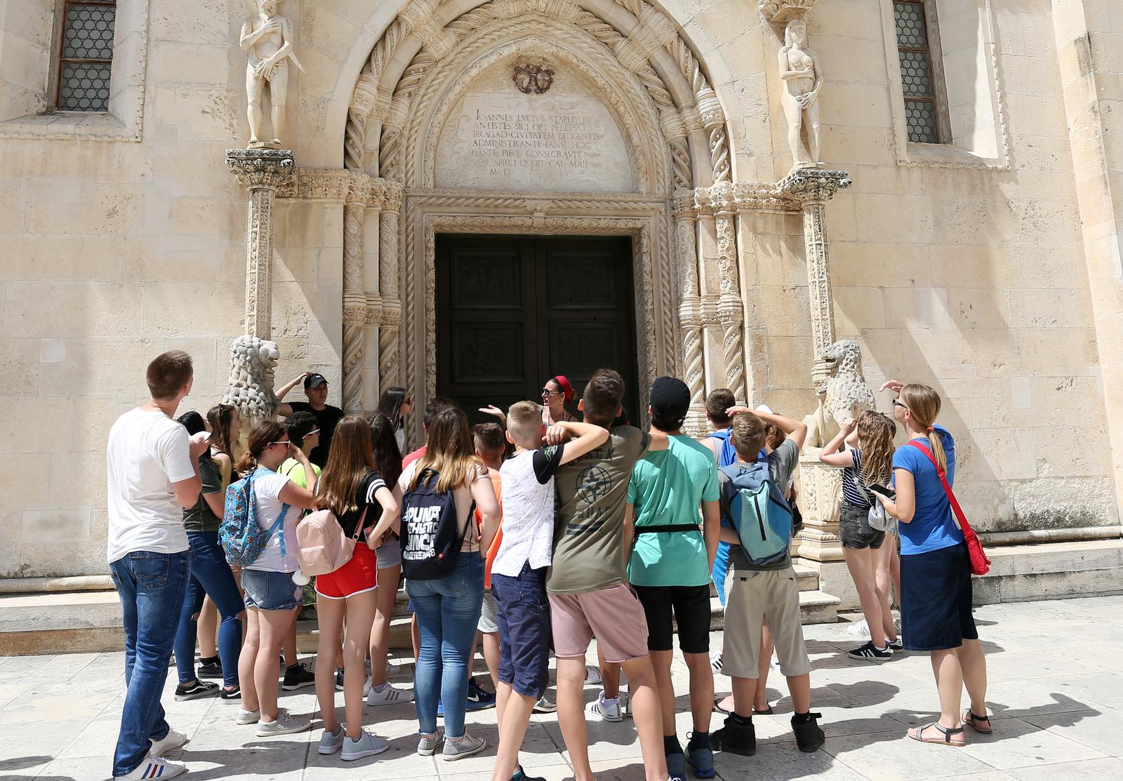 Šibenik: Učenici na ekskurziji razgledavali gradske znamenitosti