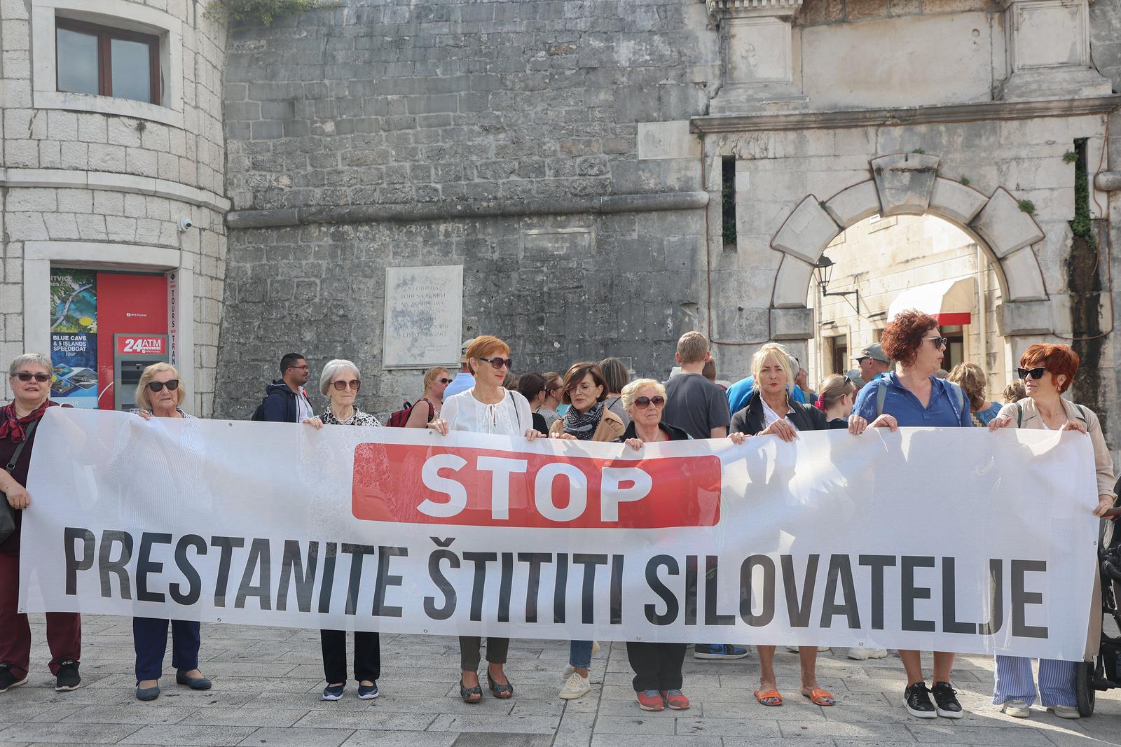 Trogir: Akcija ''Prestanite štititi silovatelje!''
