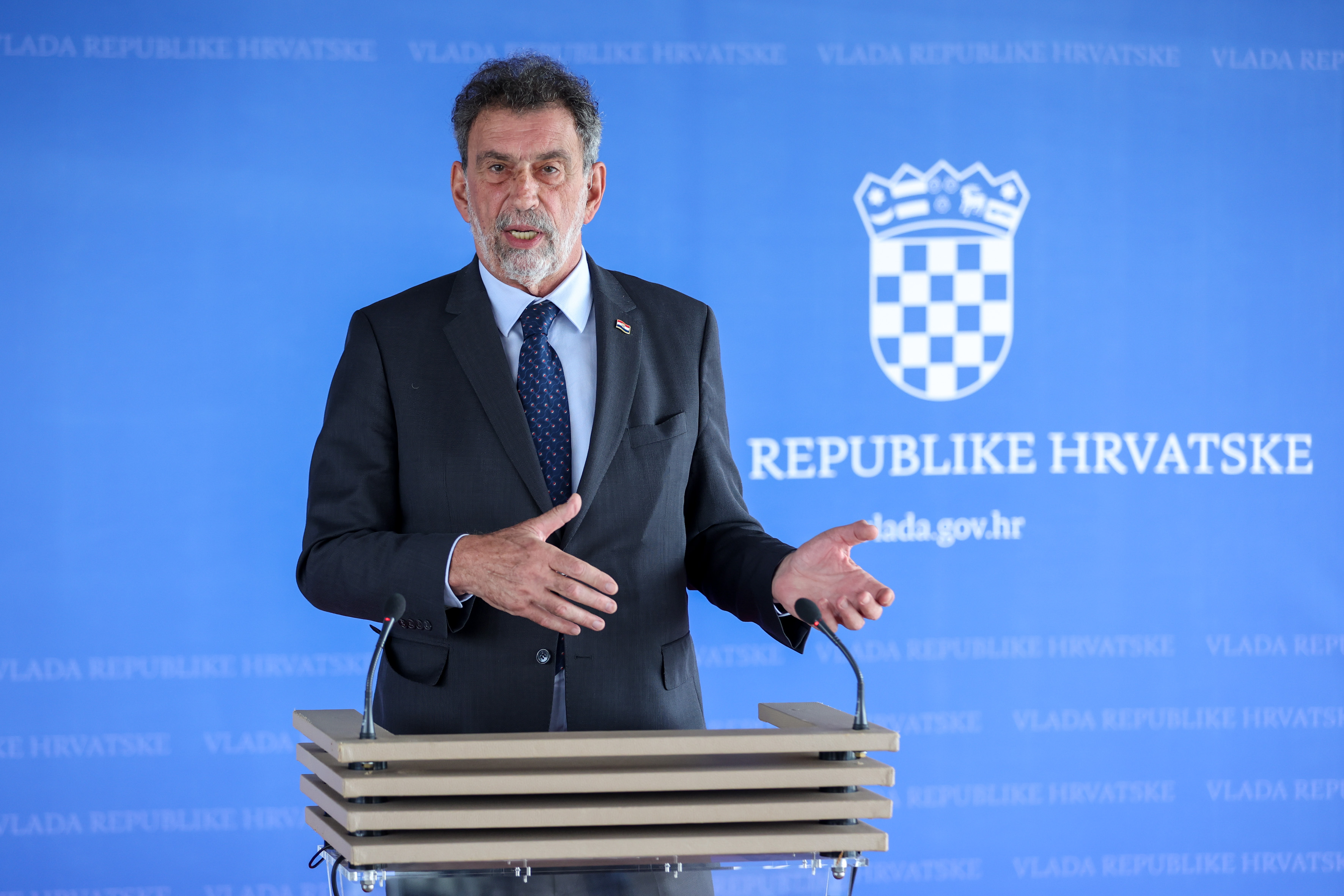 Zagreb: Ministar Radovan Fuchs dao je izjavu za medije nakon sjednice Vlade