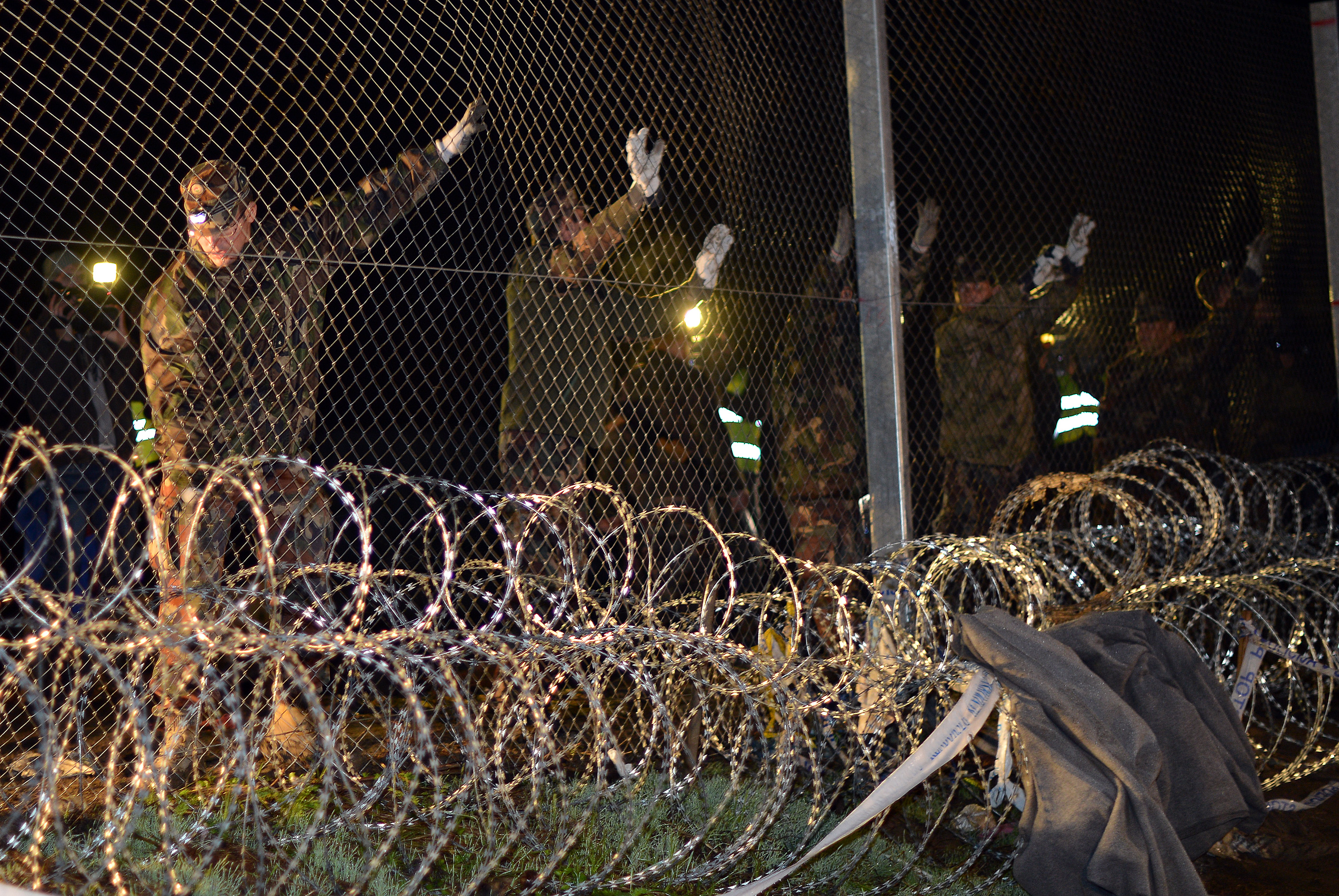 Botovo: Poslije pono?i ma?arska vojska i?anom ogradom zatvorila je zelenu granicu s RH