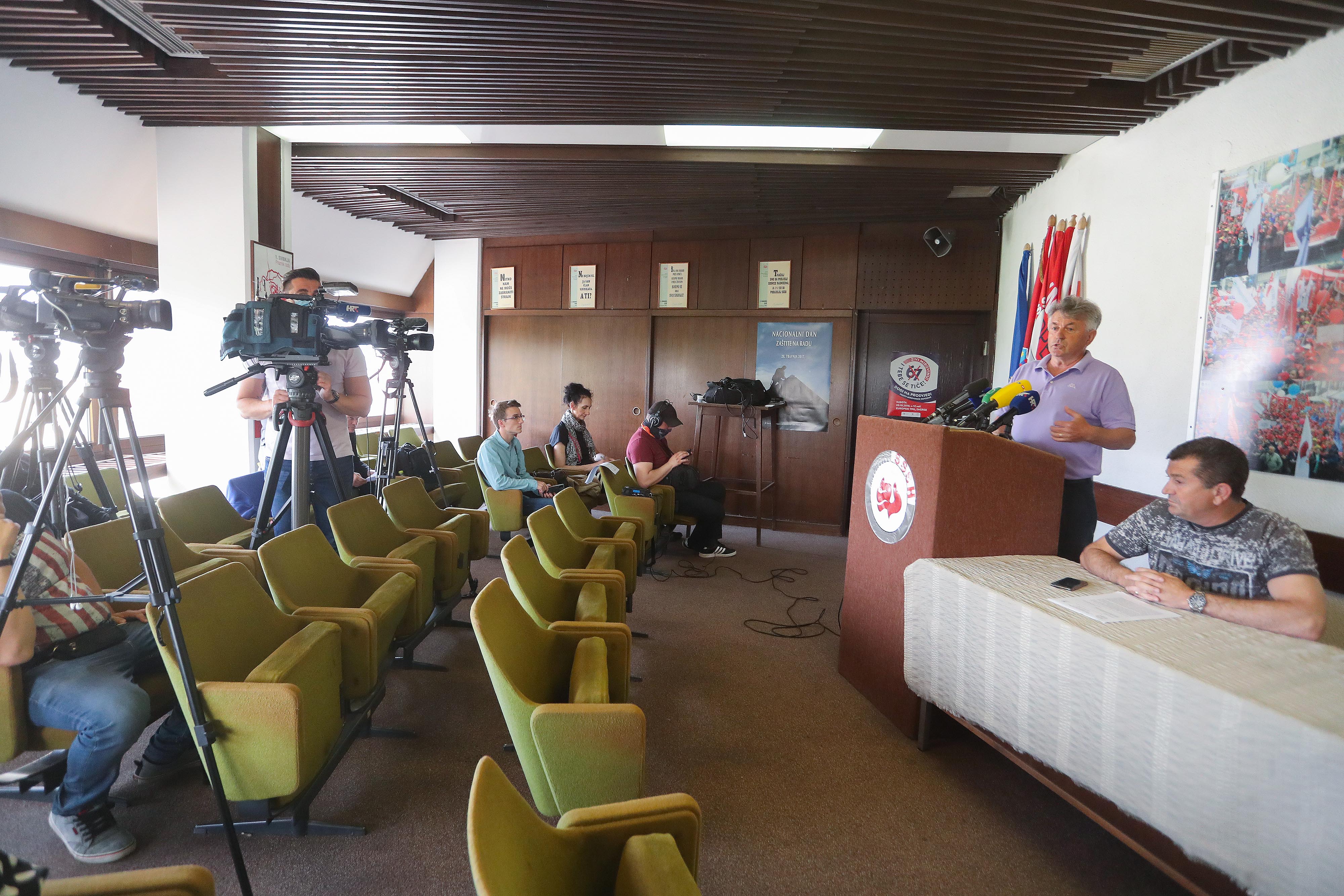 Zagreb: Konferencija za medije Udruge sindikata vozača i prometnih radnika