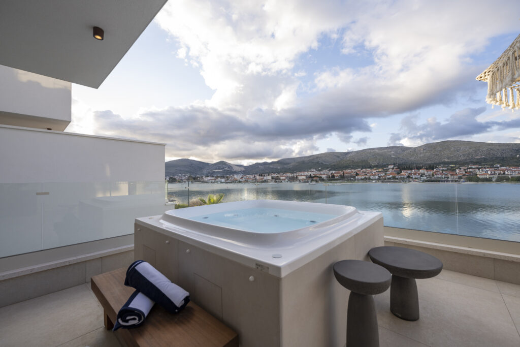 Agencija Splitski Vali