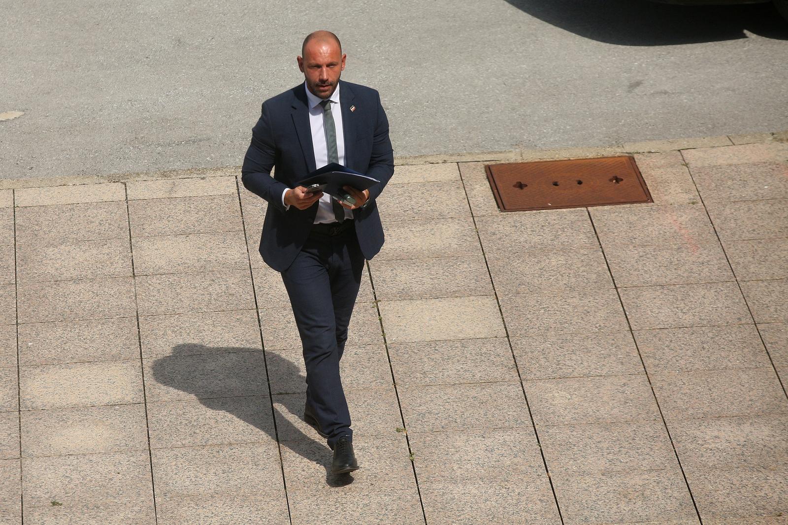 Zagreb: Dolazak sudionika na 19. sjednicu Vlade RH