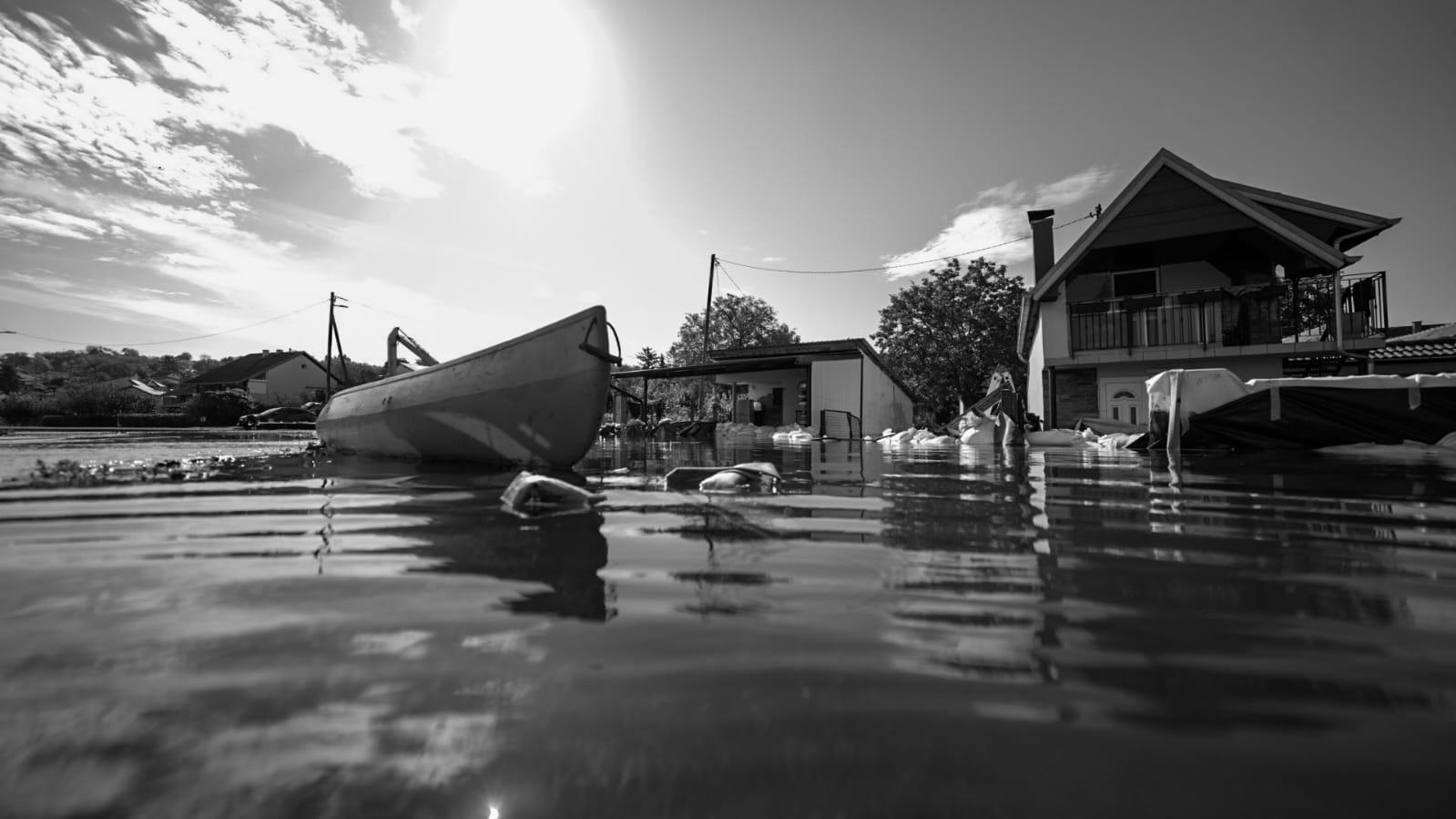 dunav, poplava, vodeni val, vodni val,