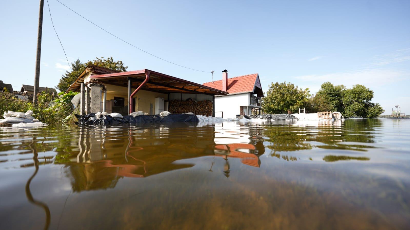 dunav, poplava, vodeni val, vodni val,