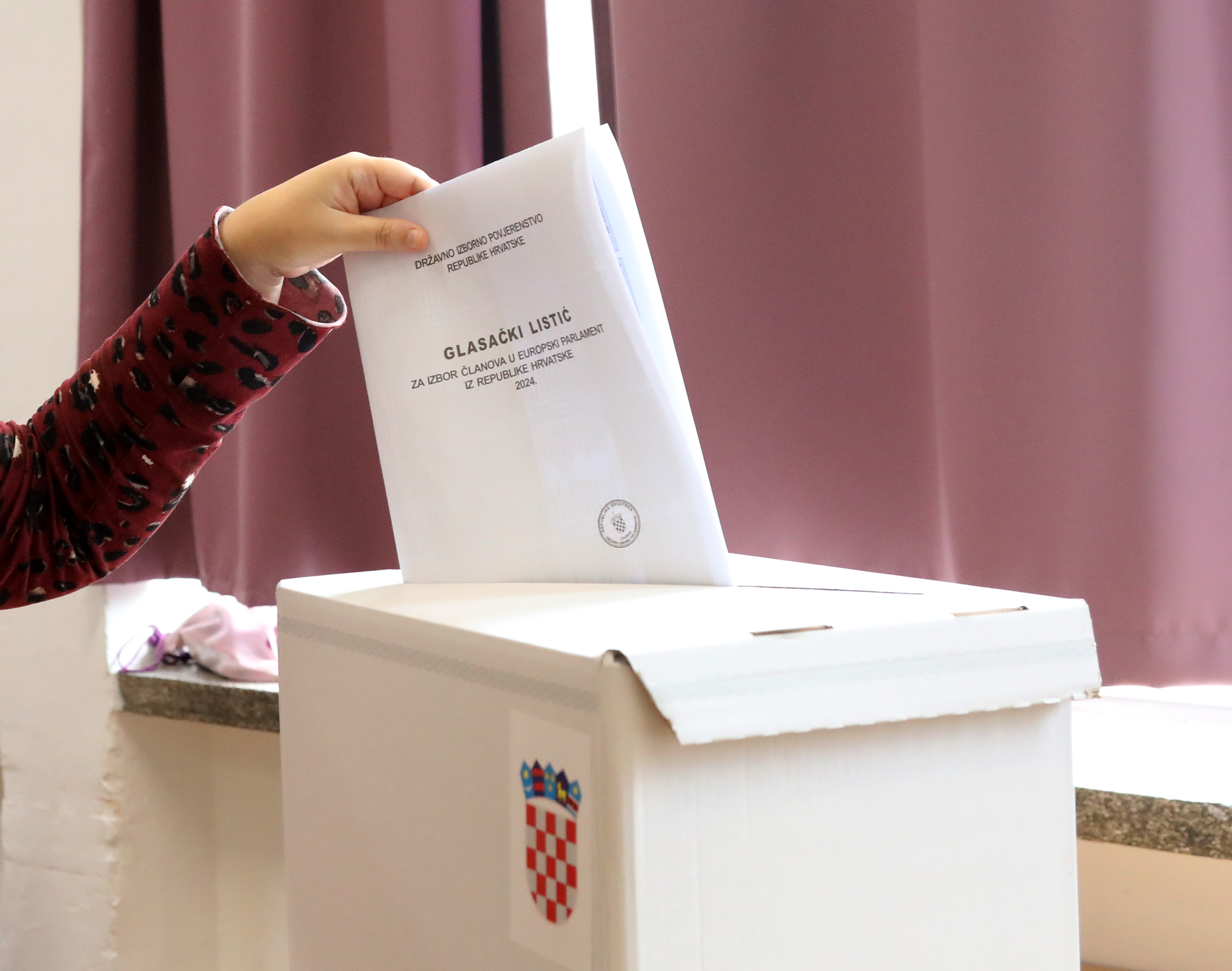 Šibenik: Do 16,30 sati na birališta je izašlo 15,05% glasača