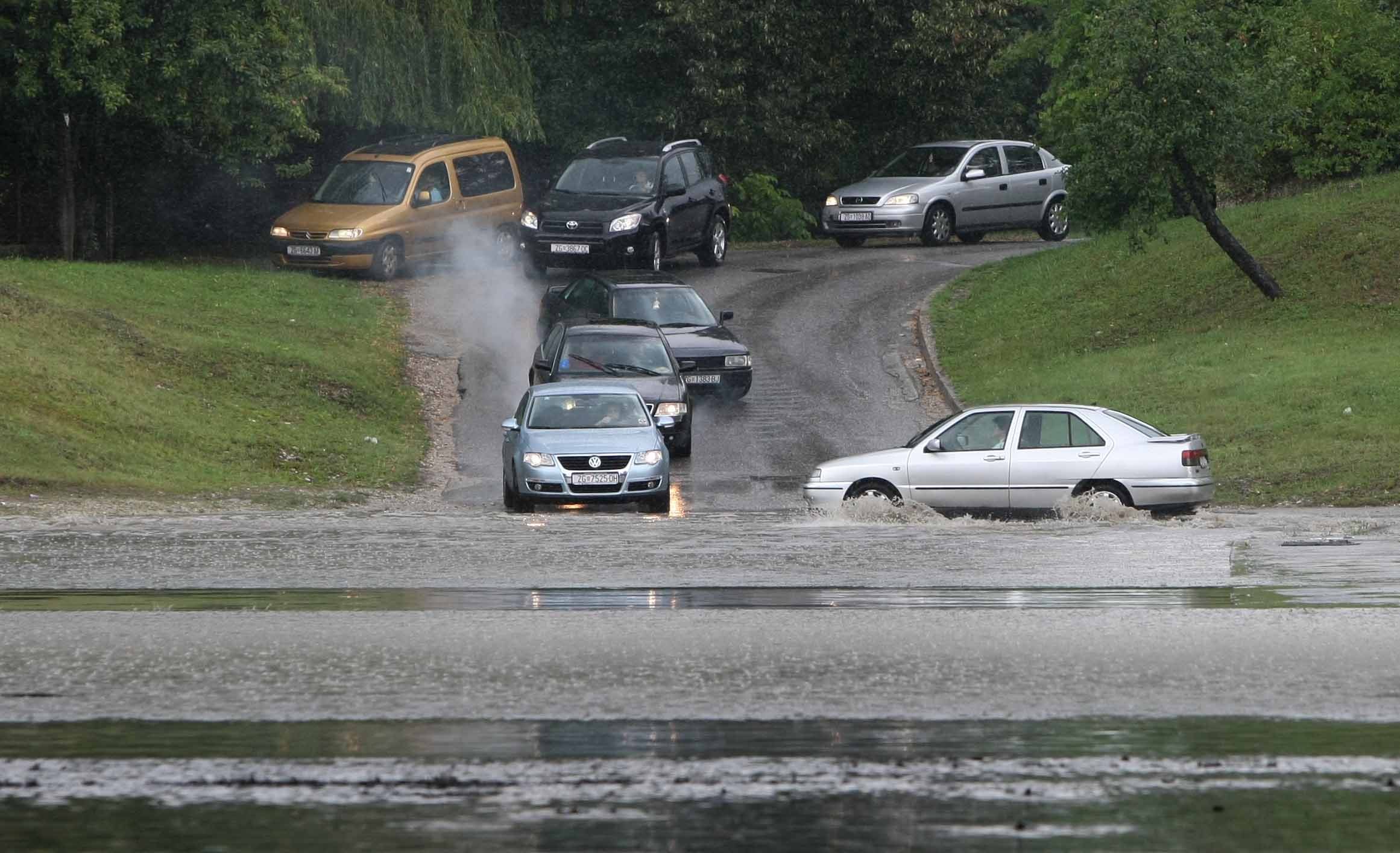 Zagreb: Poplavio podvonjak na krianju korpikove i Aleje Bologne