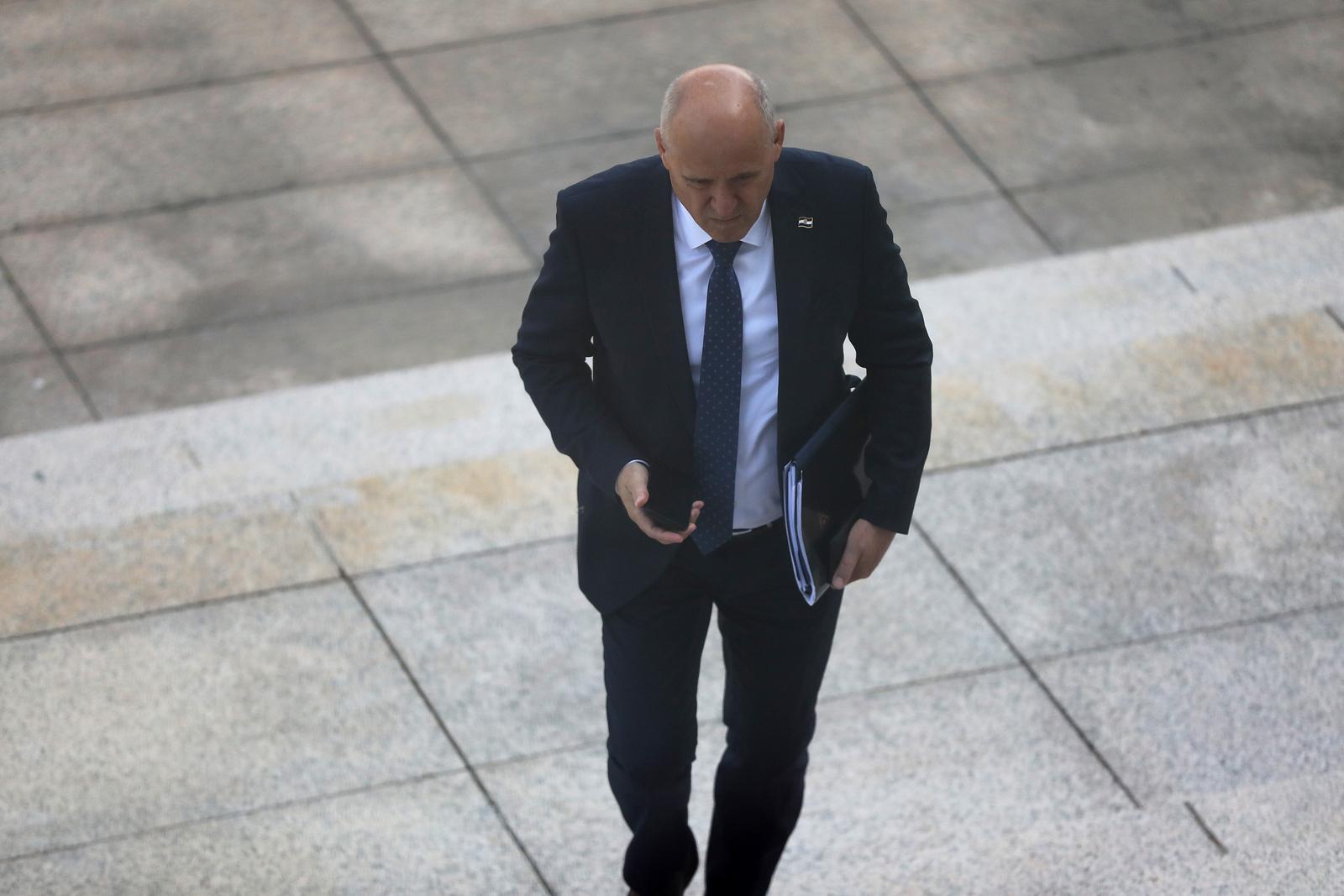 Zagreb: Dolazak Plenkovića i ministara na sjednicu Vlade