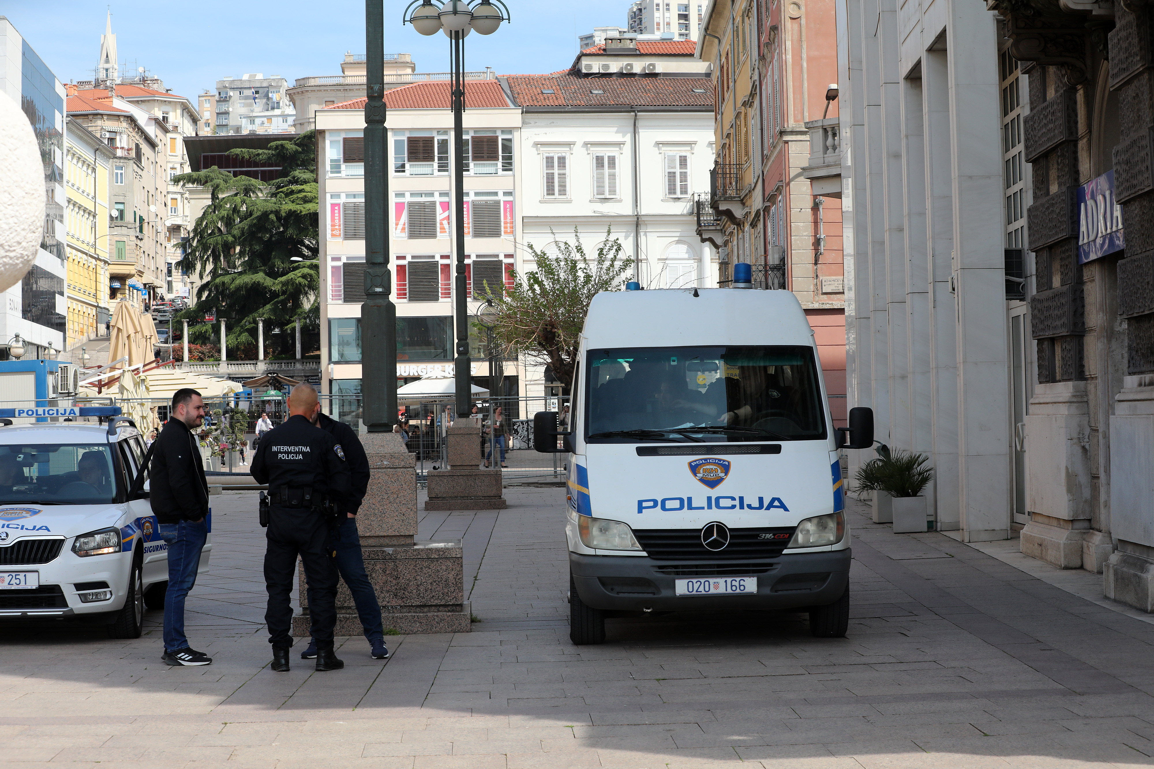 Rijeka: Policijske patrole po centru grada uo?i utakmice Rijeka - Hajduk