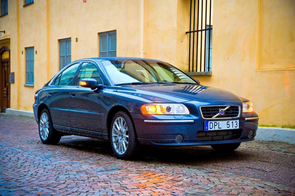 1728304322-11900_Volvo_S60-1024x683.jpg
