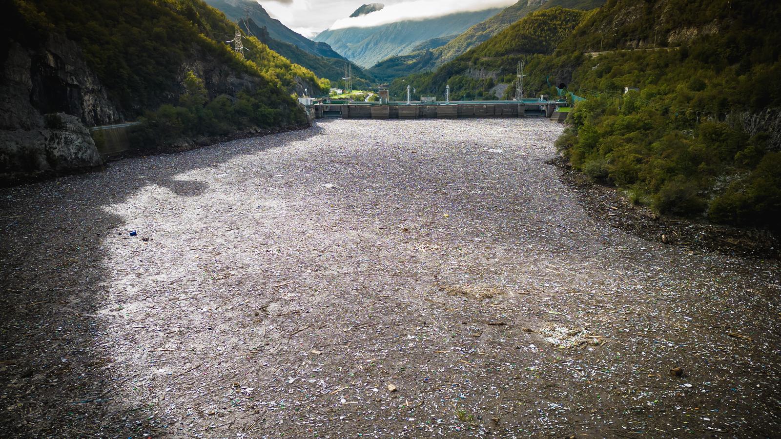 Dolini Neretve prijeti veliko zagađenje, gomila smeća putuje rijekom nakon katastrofe u Jablanici