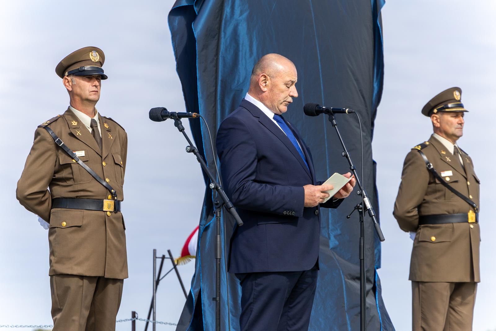 Sotin: Otkrivanje spomen-obilježje mjesta masovne grobnice žrtava iz Domovinskog rata