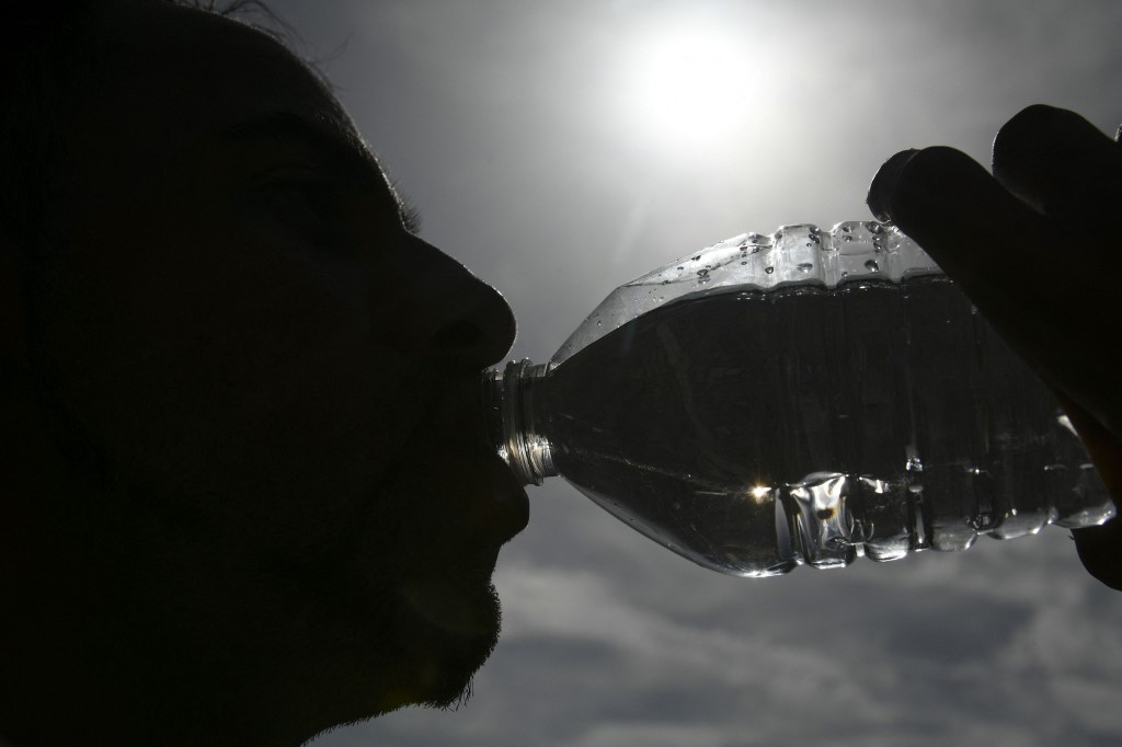 voda za piće, pitka voda, boca, plastična bica