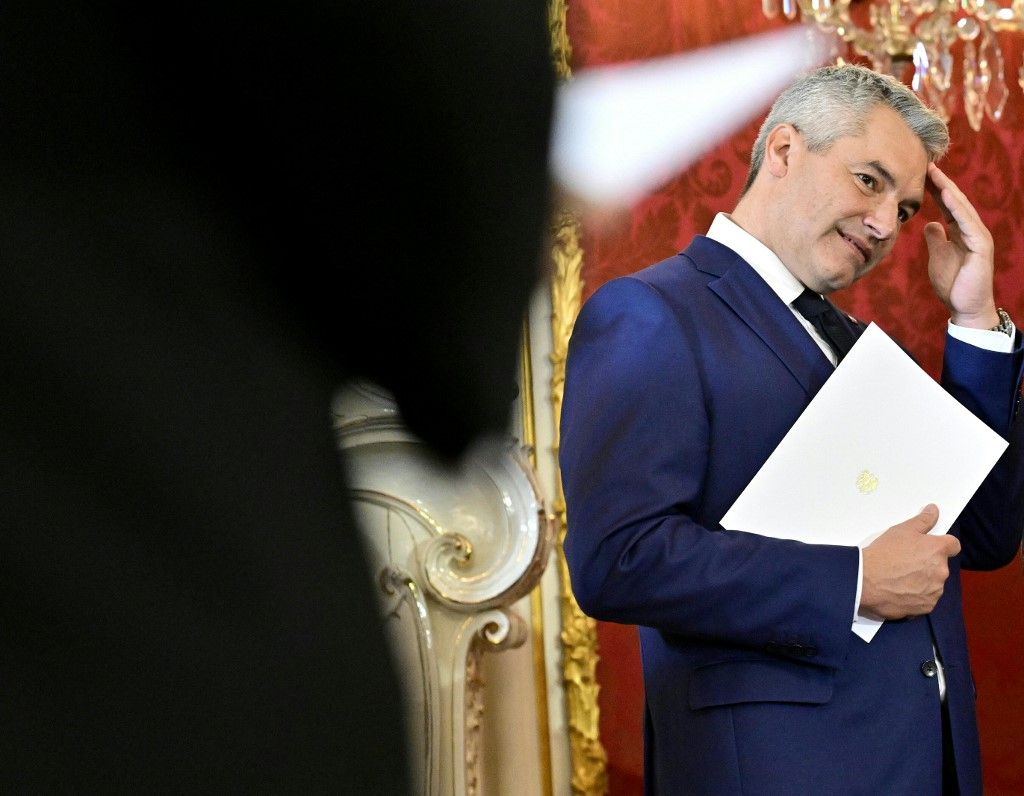 AUSTRIA-POLITICS-ELECTION-GOVERNMENT-DISMISSAL