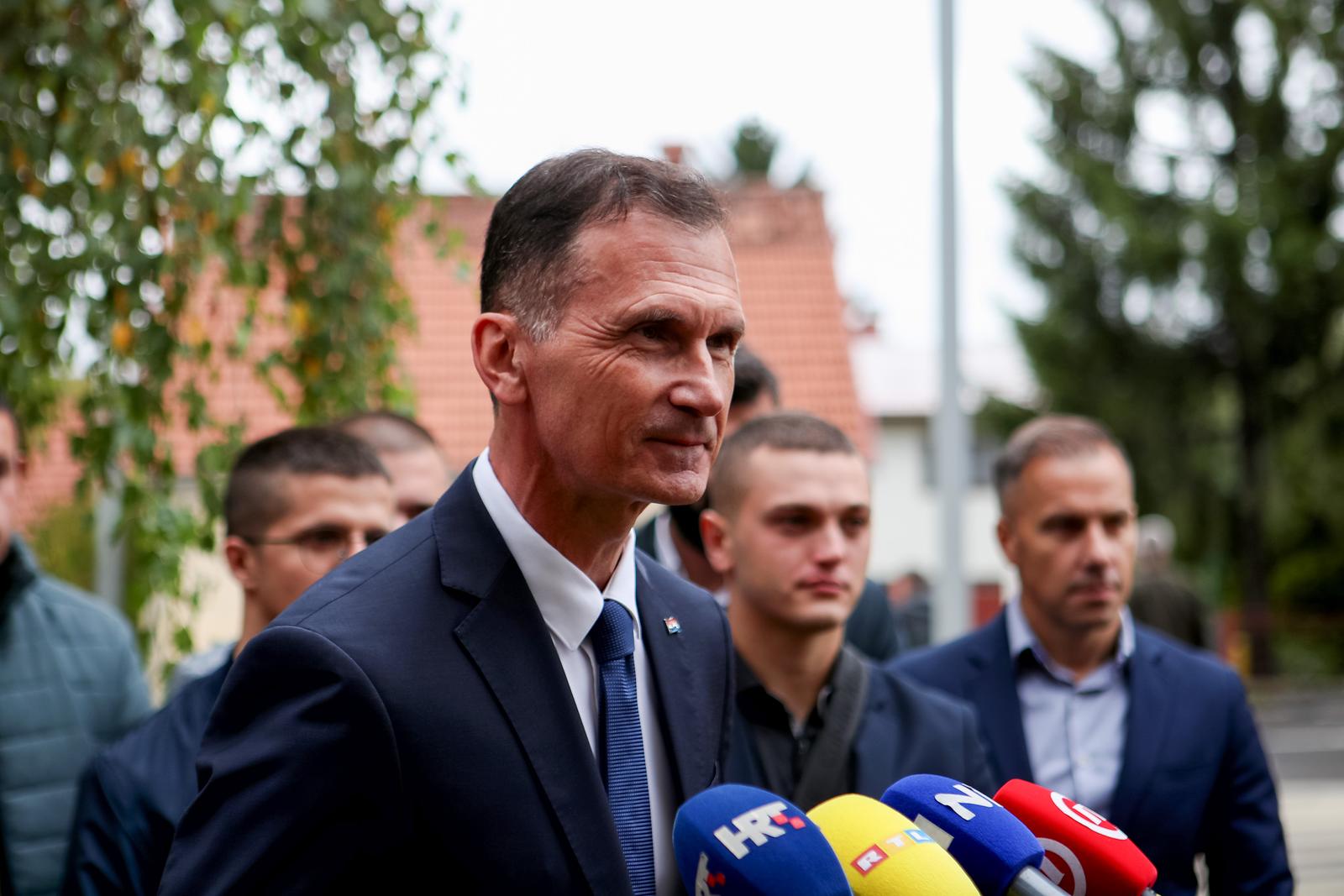 Gospić: Predstavljanje  kandidata HDZ-a za Predsjednika Republike dr.sc. Dragana Primorca