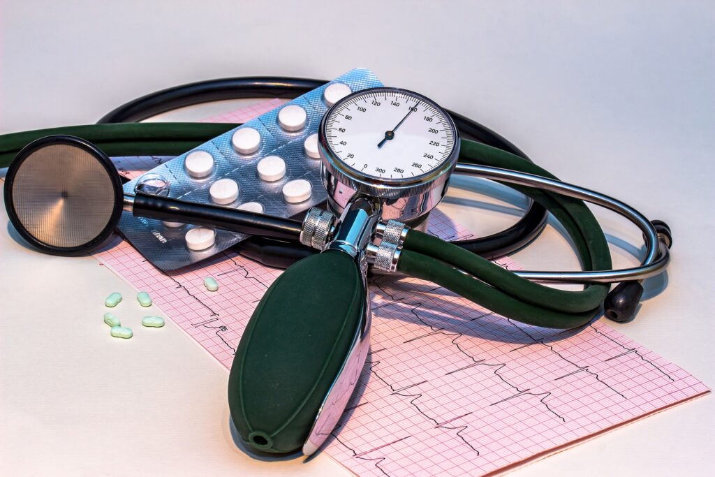 1729231879-blood-pressure-monitor-1952924_1920-1024x683.jpg