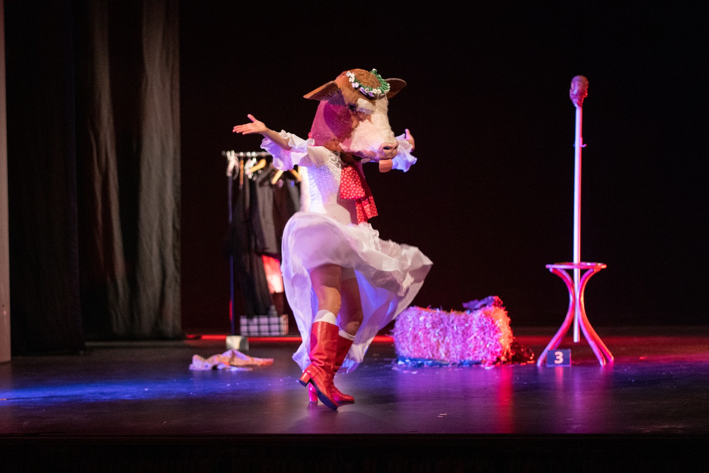 Roža cura s greškom