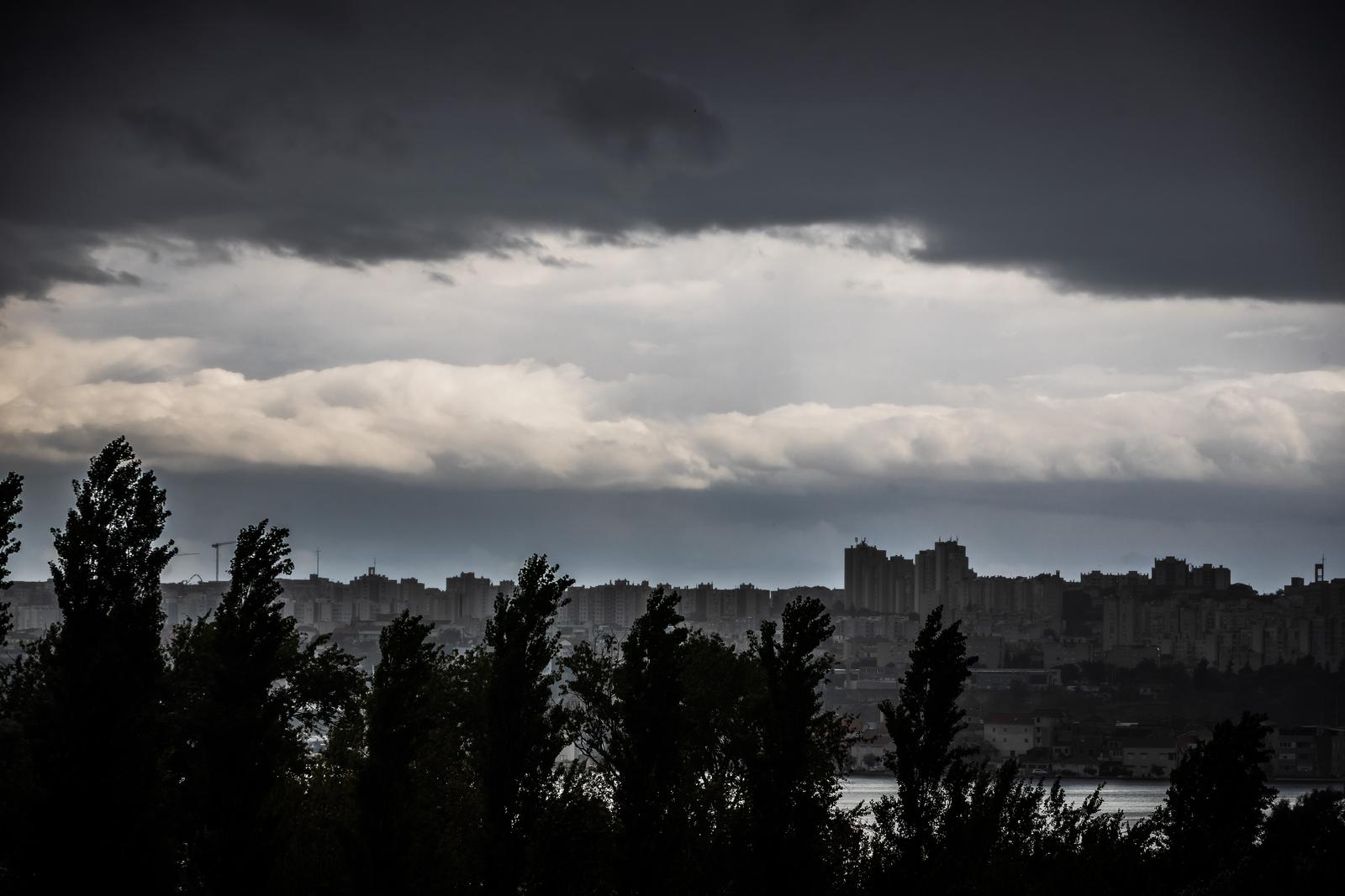 Obilna kiša u Kaštel Sućurcu