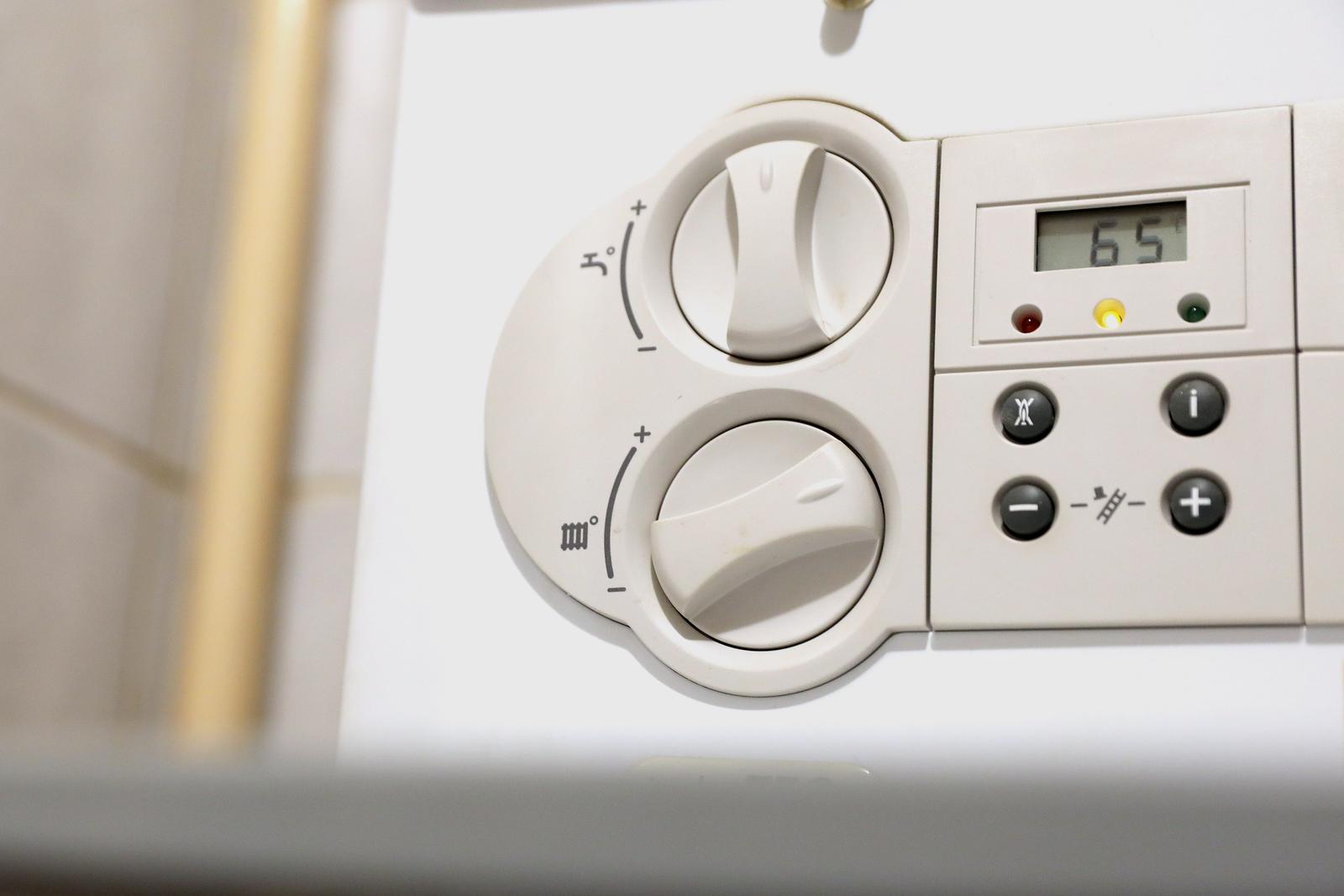 Zagreb: Naglim padom temperature zraka brojni građani upalili su grijanje u svojim domovima