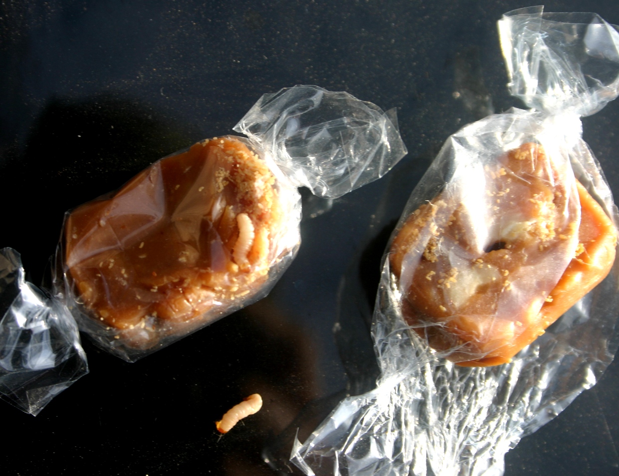 Gospi?: Kupila karamele, a dobila u vre?ici leglo ivih crva