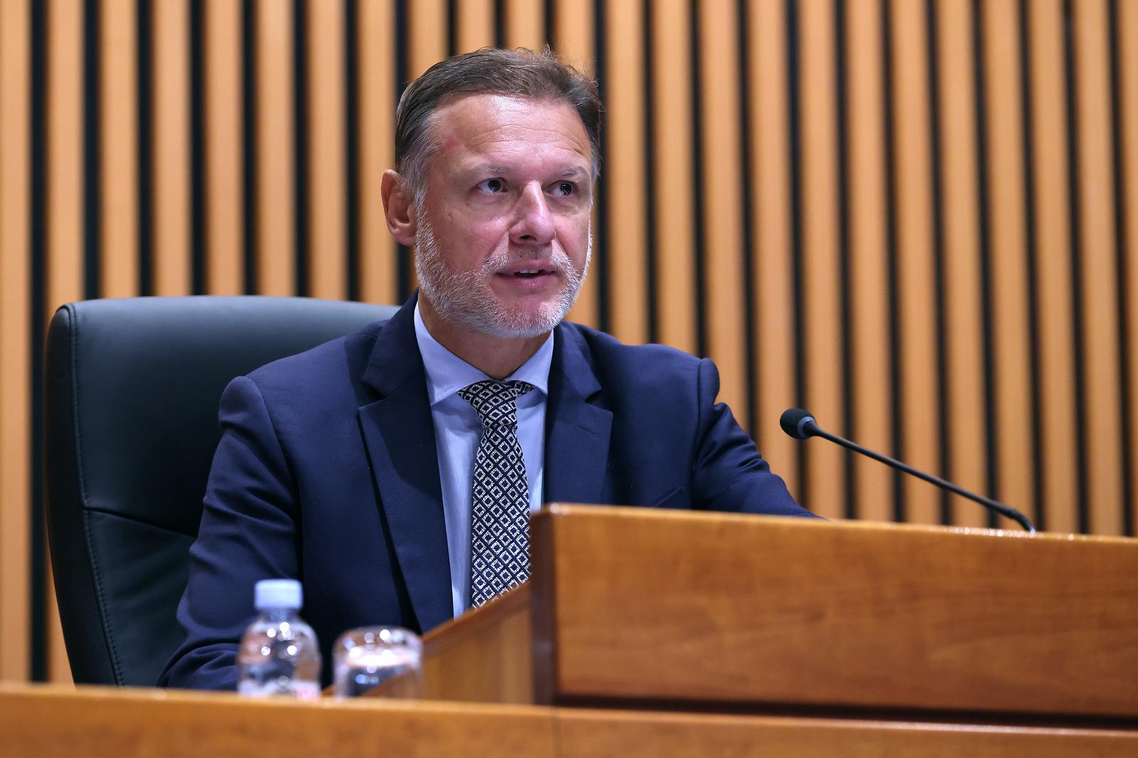 Zagreb: Sabor raspravlja o slanju hrvatskih Oružanih snaga u NATO-ovu misiju sigurnosne pomoći i obuke Ukrajini