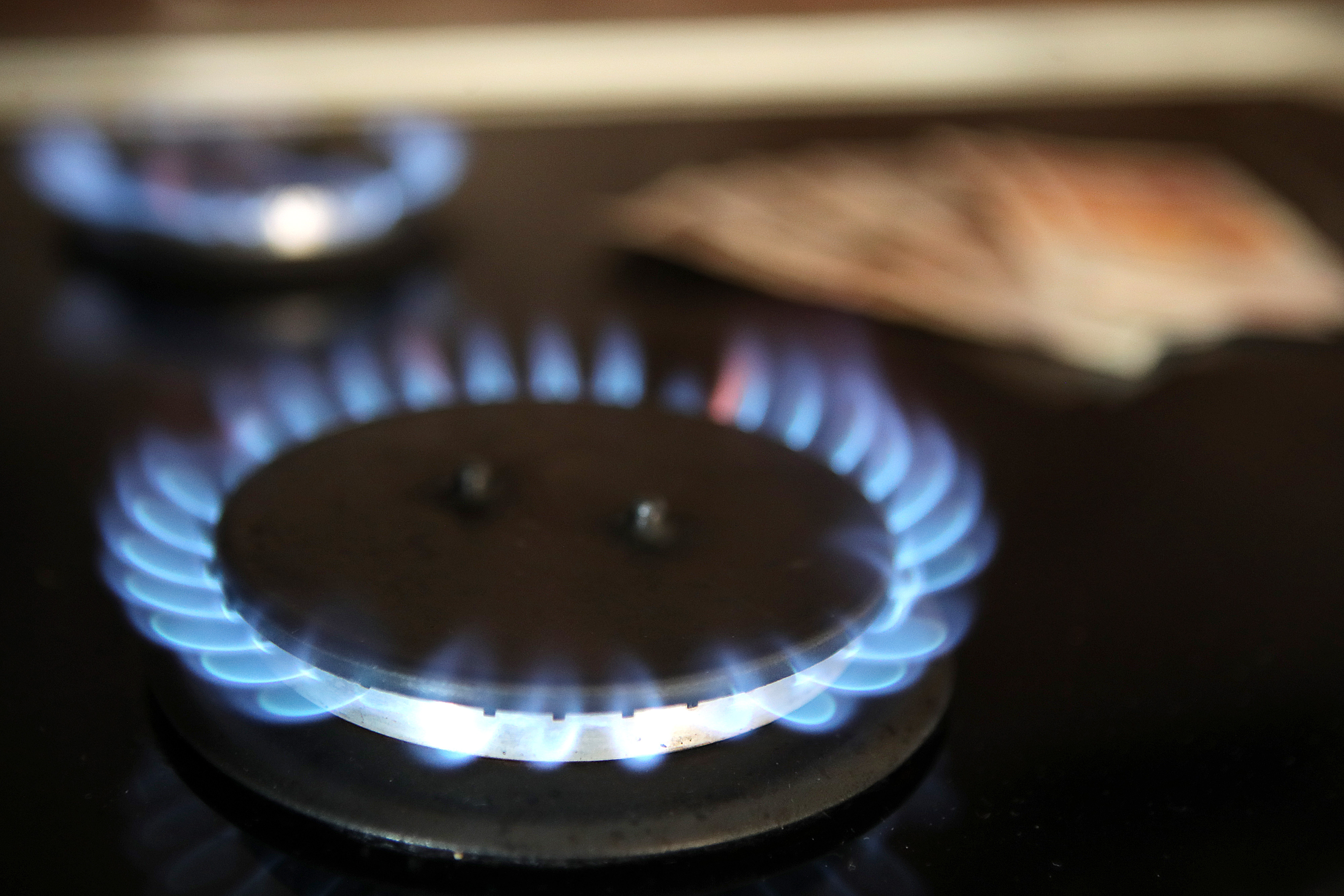 Najavljeno smanjenje PDV-a na brojne proizvode i usluge, hranu, plin, higijenske uloške...