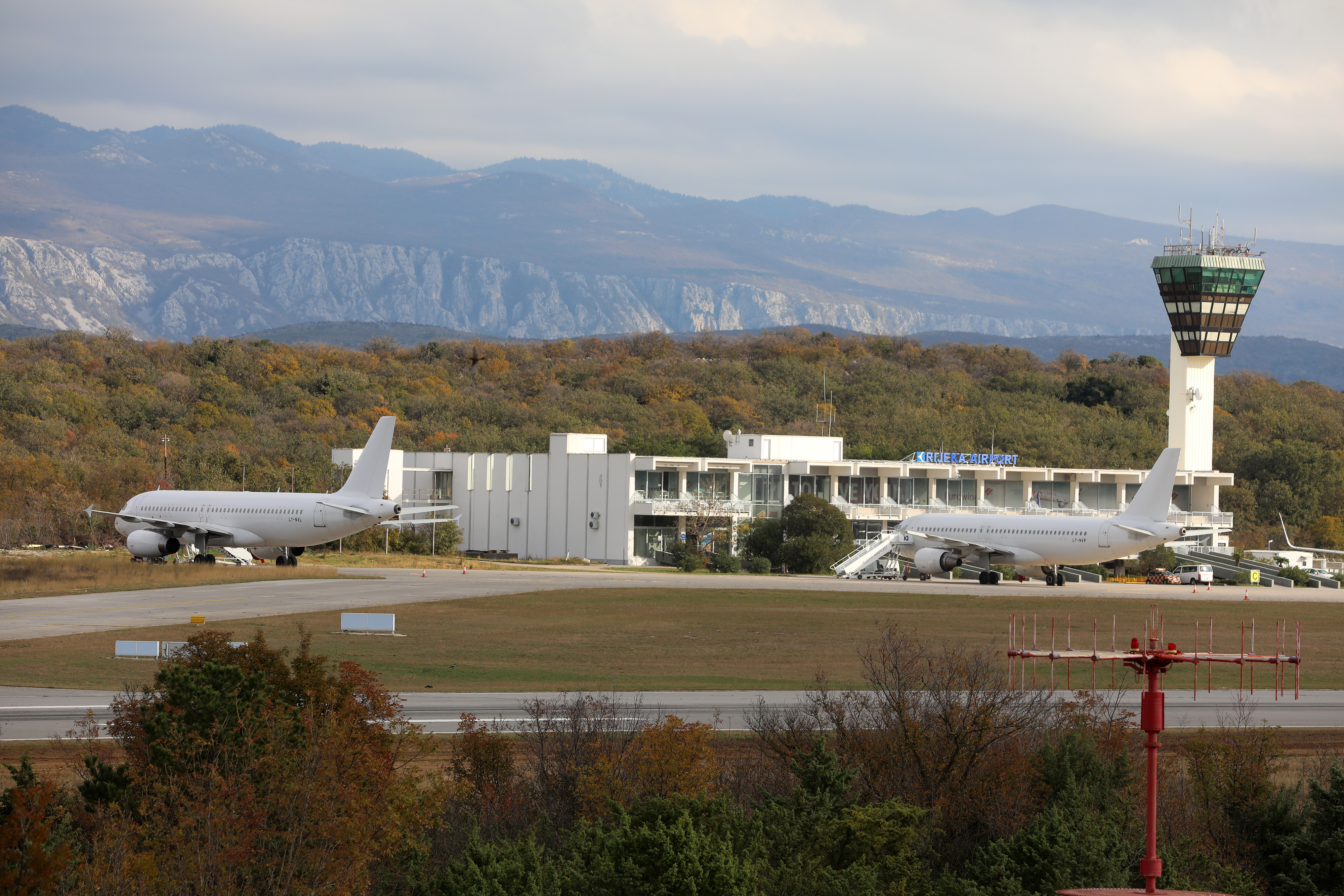 Omialj: Prometna guva na aerodromu Rijeka
