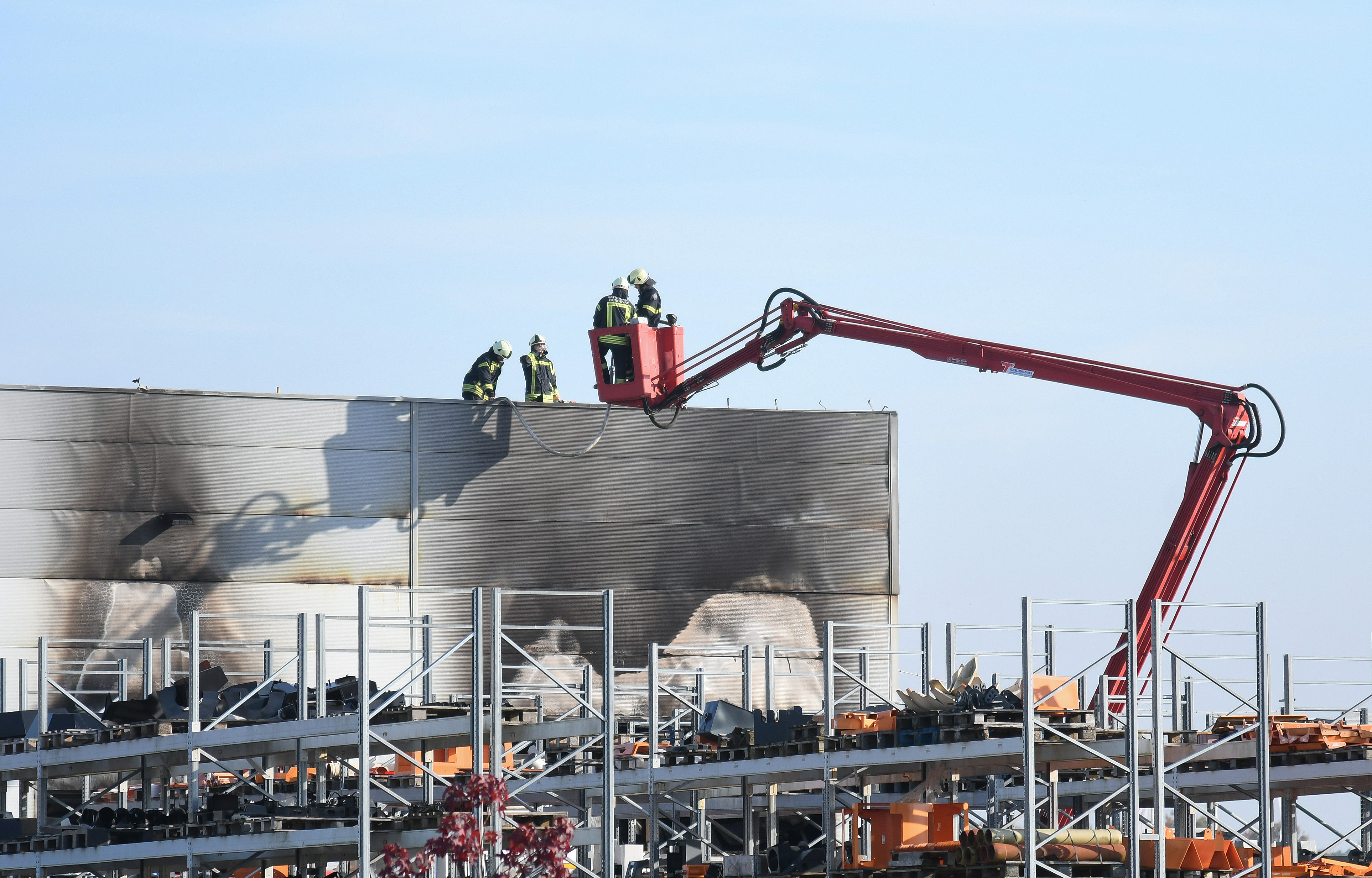 U tvornici Rasco u Kalinovcu, nedaleko od Đurđevca, buknuo je požar