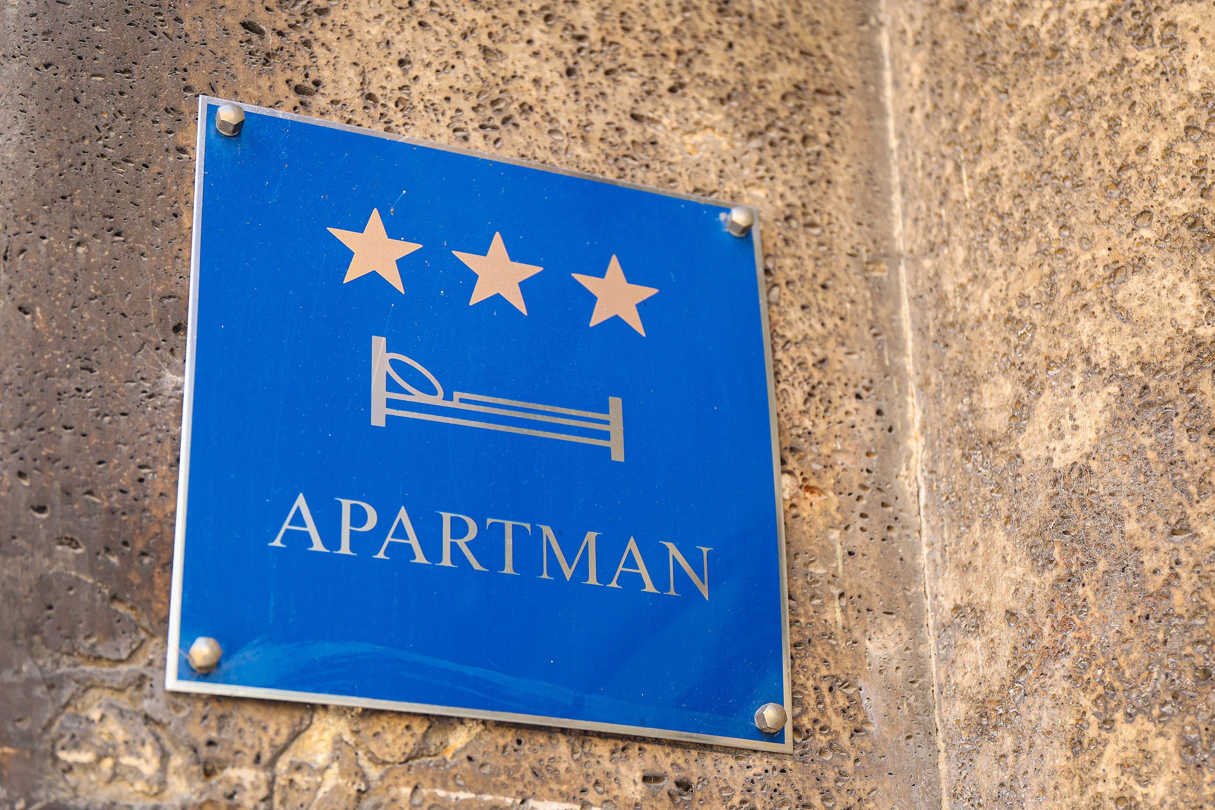 Novim porezom na nekretnine bit će obuhvaćene kuće i stanovi za iznajmljivanje