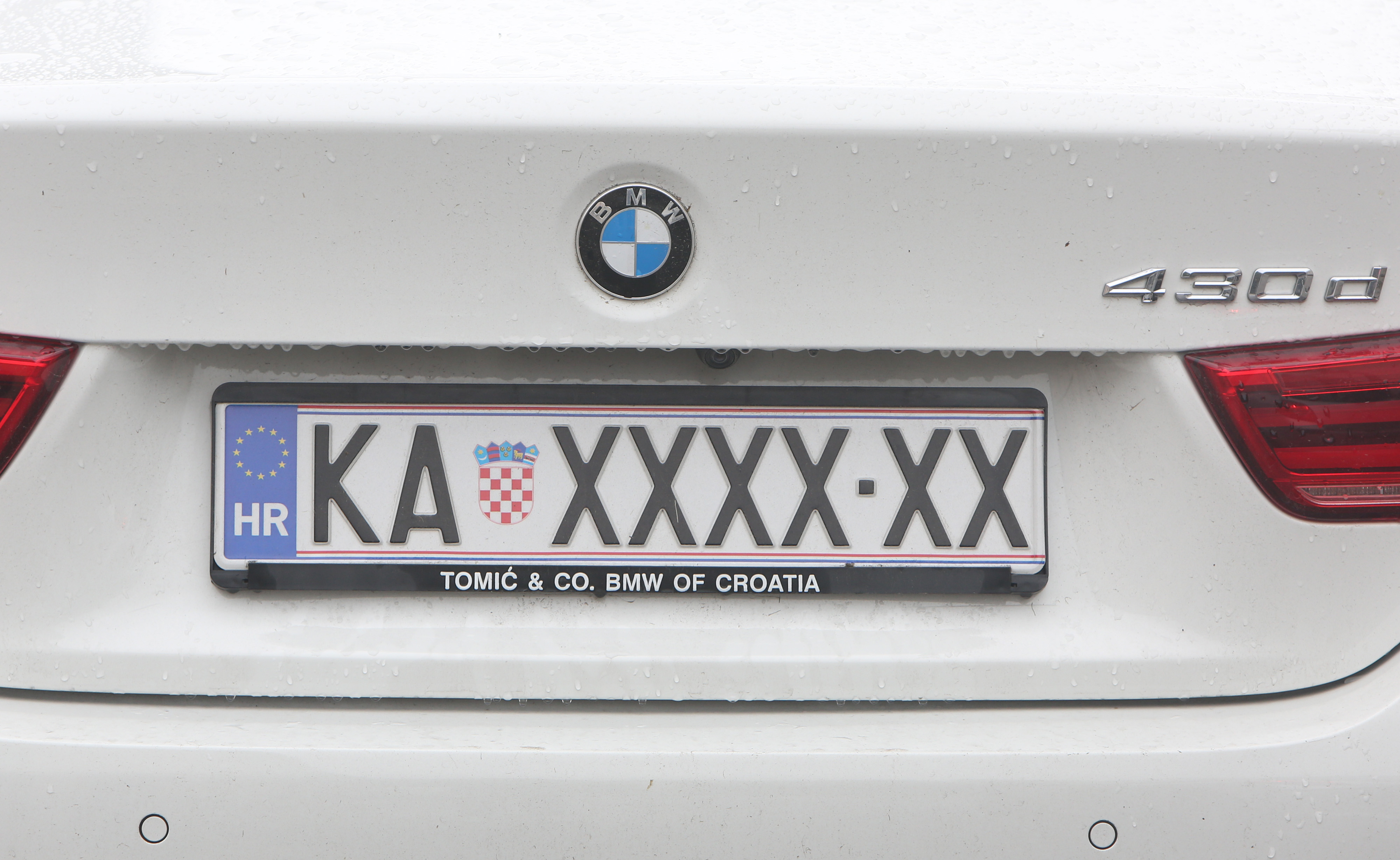 Karlovac: Neobi?na registarska oznaka na BMW-u sa est slova "X"