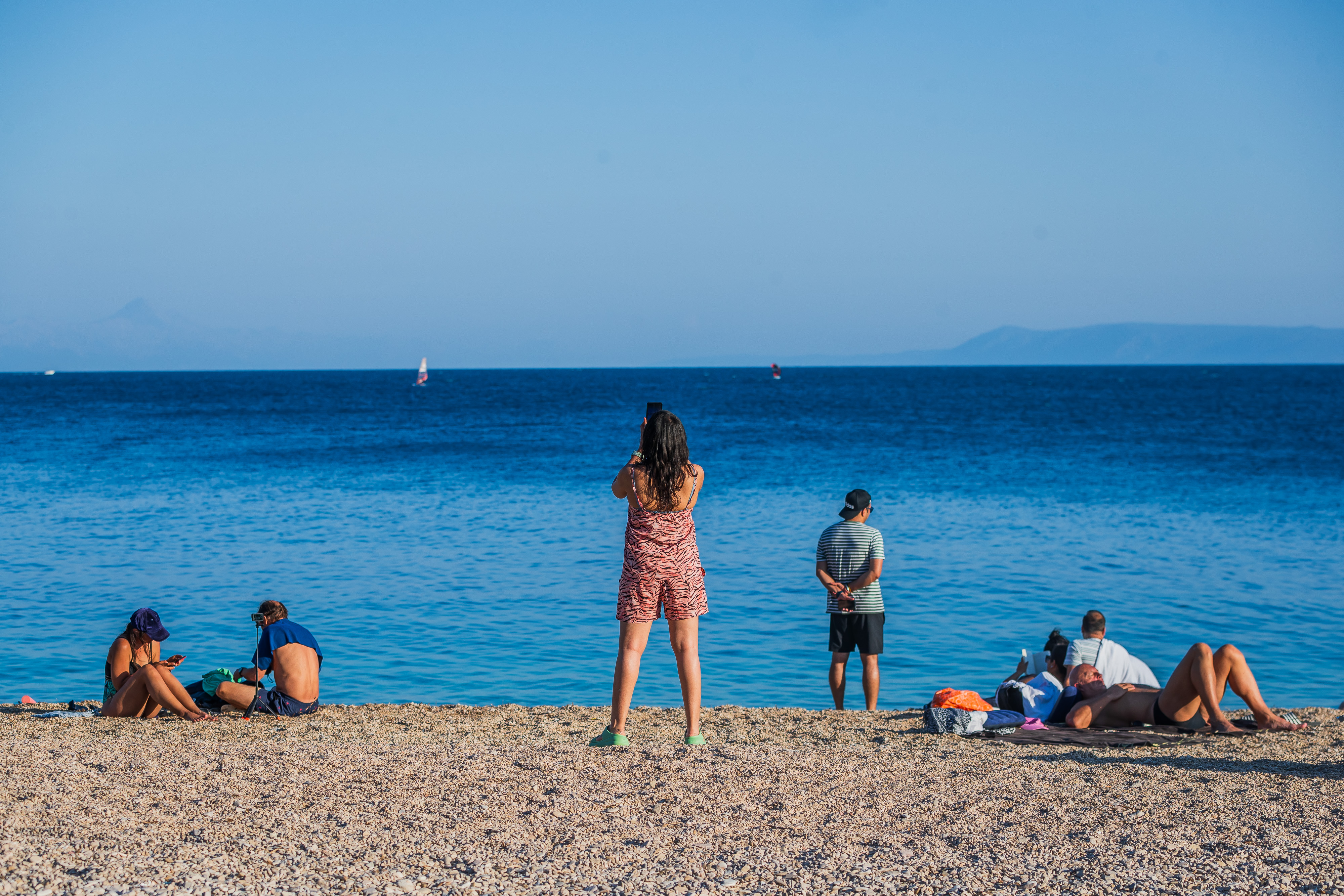 Bol: Zlatni Rat, najpoznatija plaža na Jadranu i krajem listopada ima posjetitelja