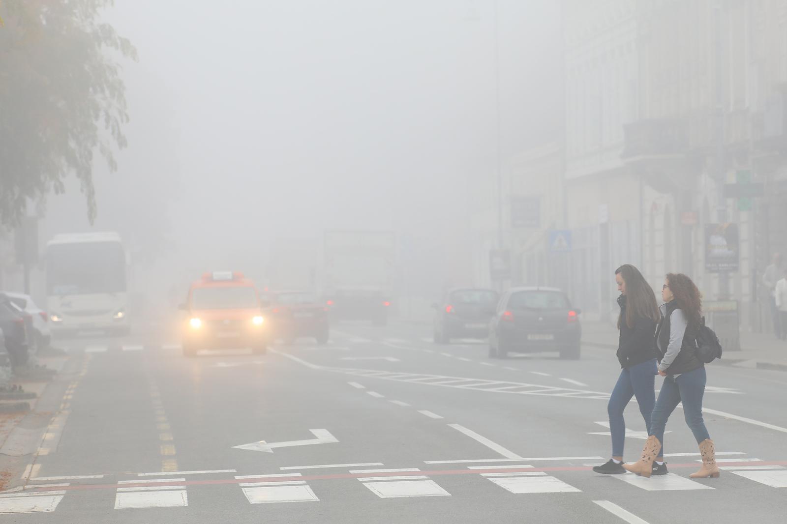 Gusta magla u Karlovcu