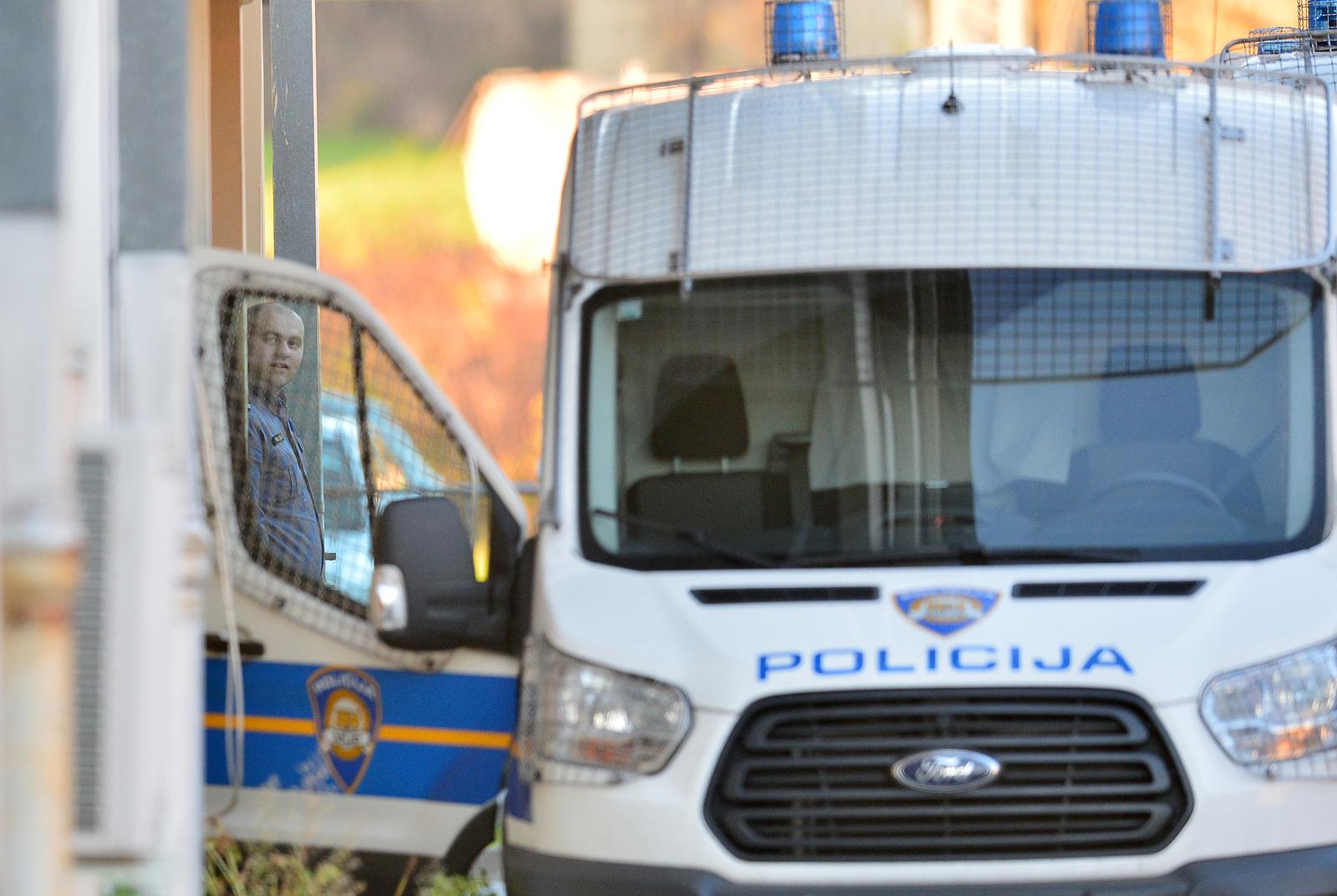 Zagreb: Dolazak djelatnika PN USKOK-a na Oranice