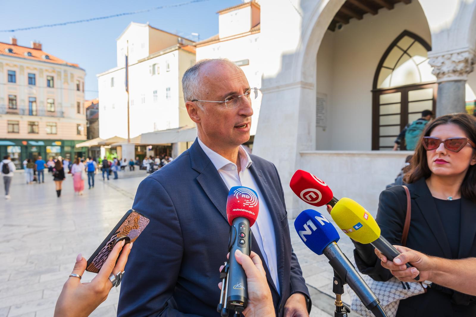 Split: Gradonačelnik Ivica Puljak dao je izjavu za medije o napadu na strane radnike