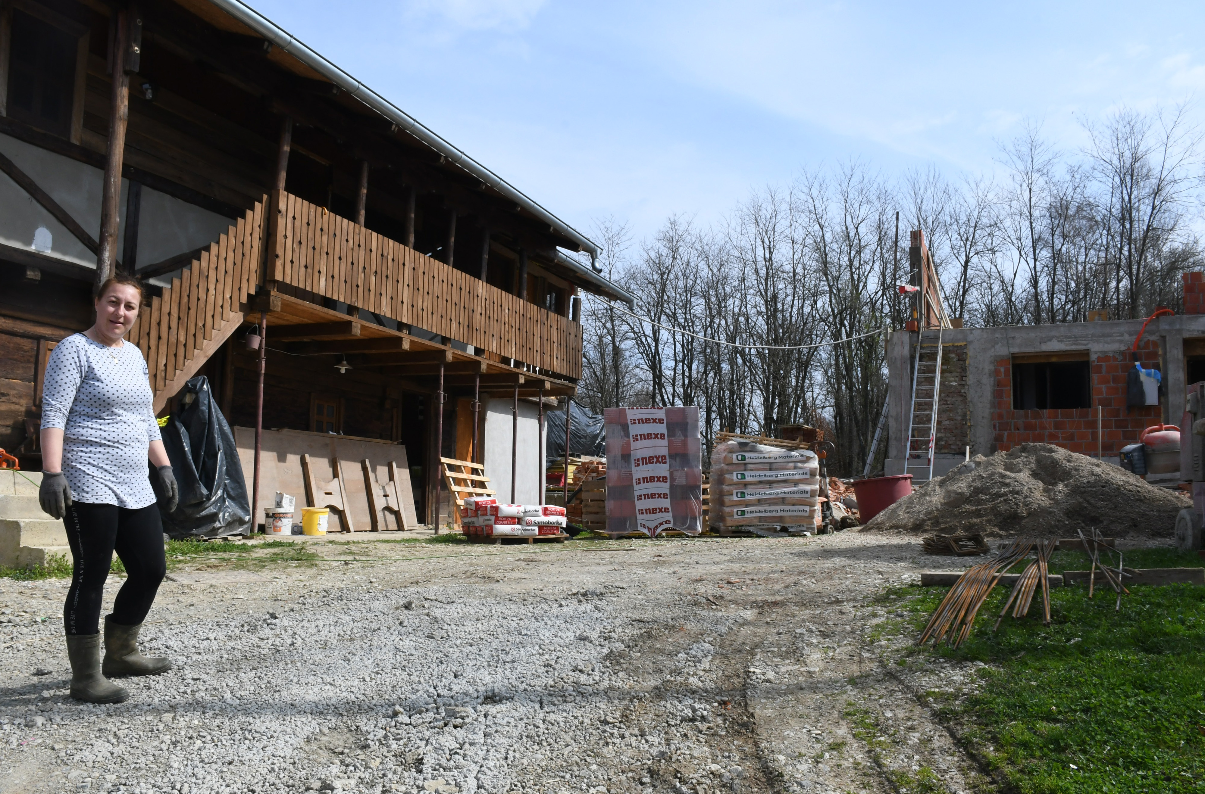 Stanovnicima sela pored Petrinje otežan je život zbog uništenih cesta