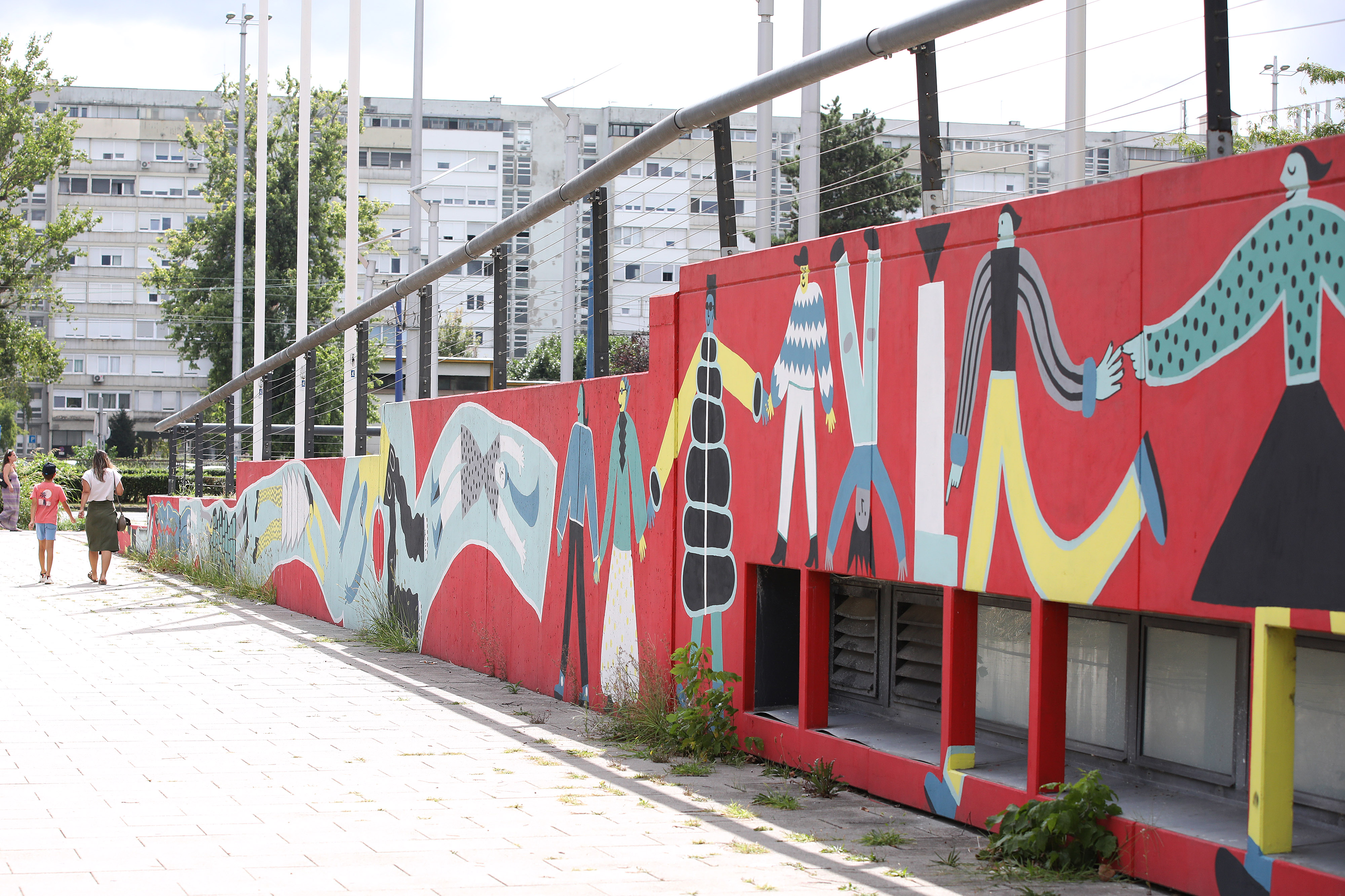 Zagreb: Sa zgrade MSU-a otpadaju ploče i opasna je za prolaznike