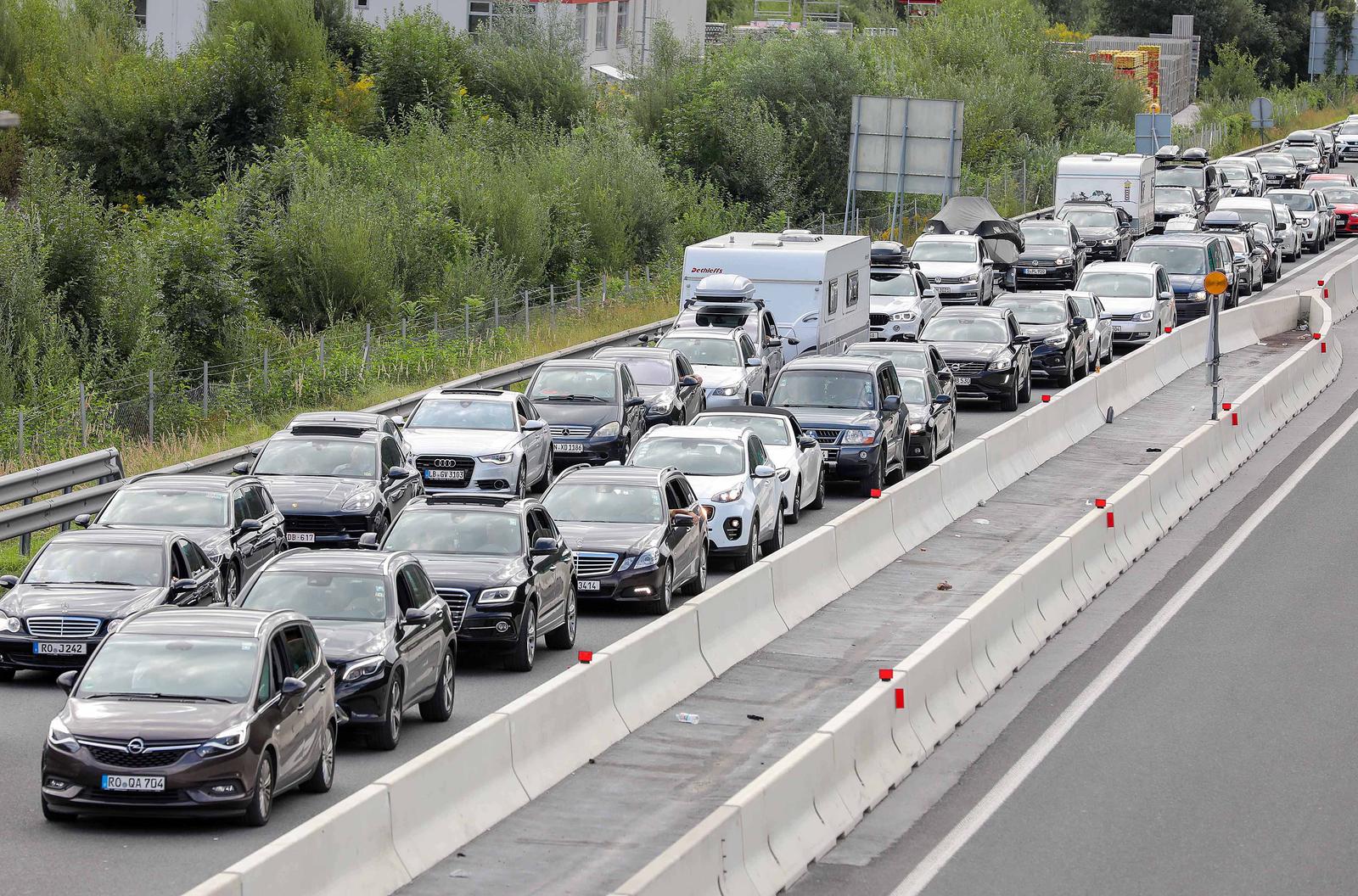 Kaos na slovensko-austrijskoj granici nakon novih pravila o tranzitu kroz Austriju