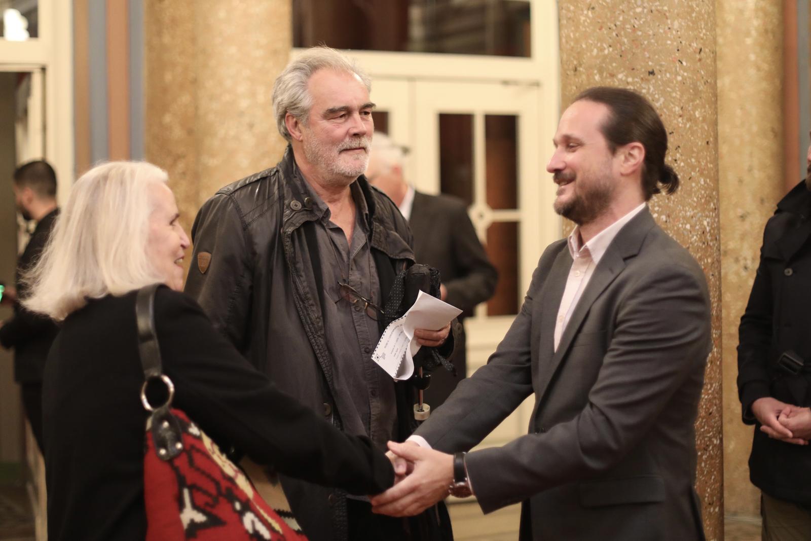 Split: Dolazak uzvanika na premijeru predstave "Robi K./Crvenkapa je mrtva"