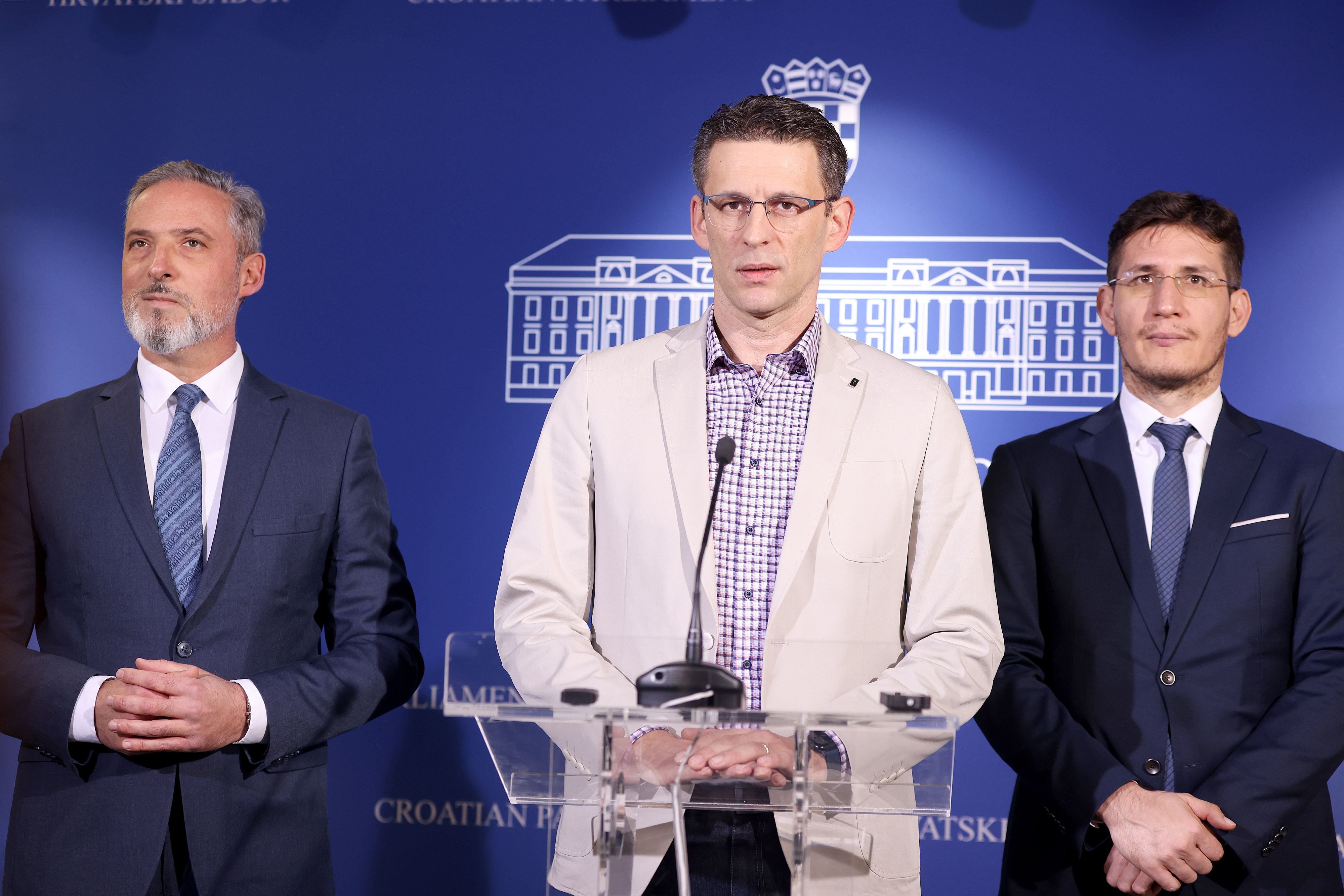 Konferencija za medije Kluba zastupnika Mosta na temu "Afera medicinska oprema"