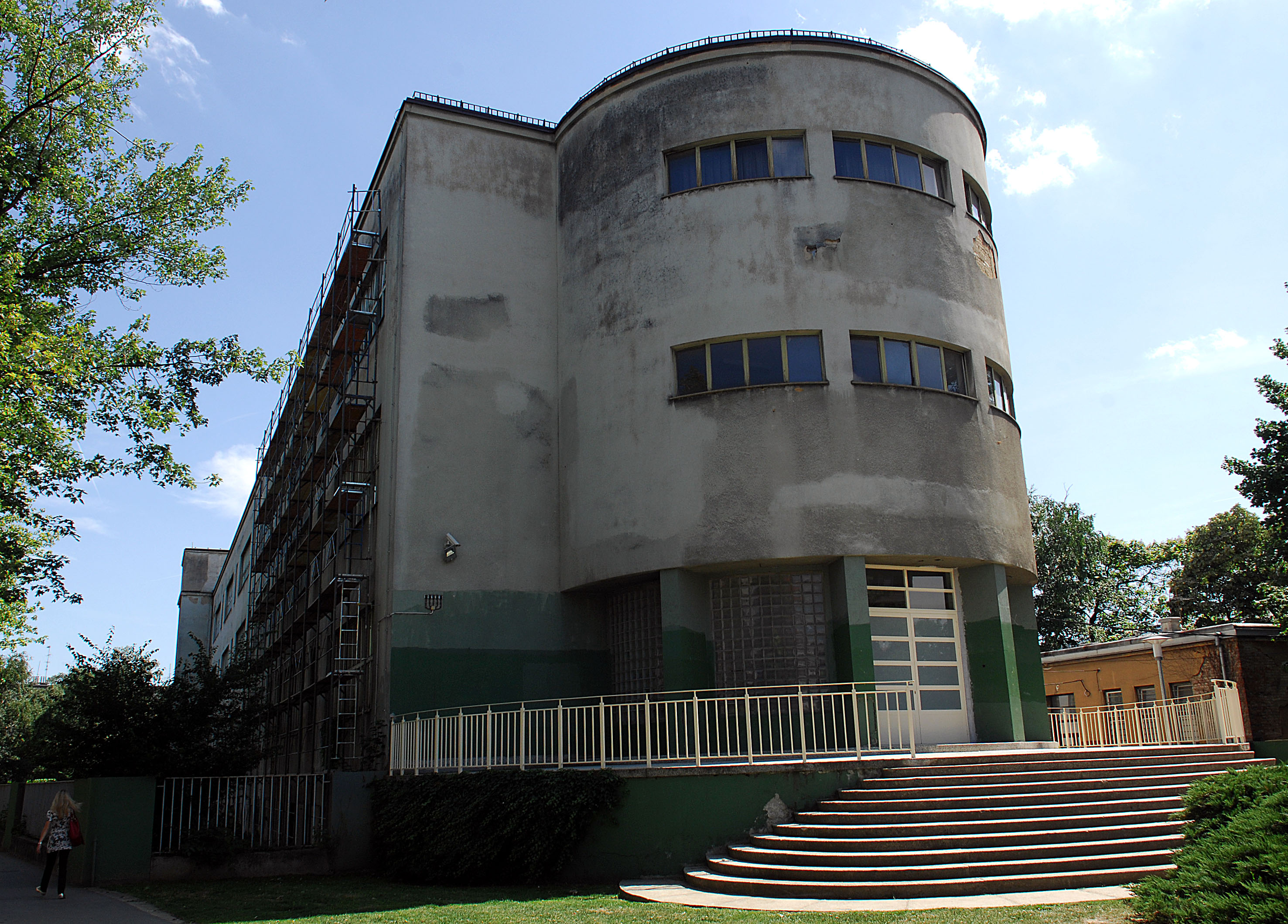 Zagreb: III. gimanzija u Kulanovoj ulici